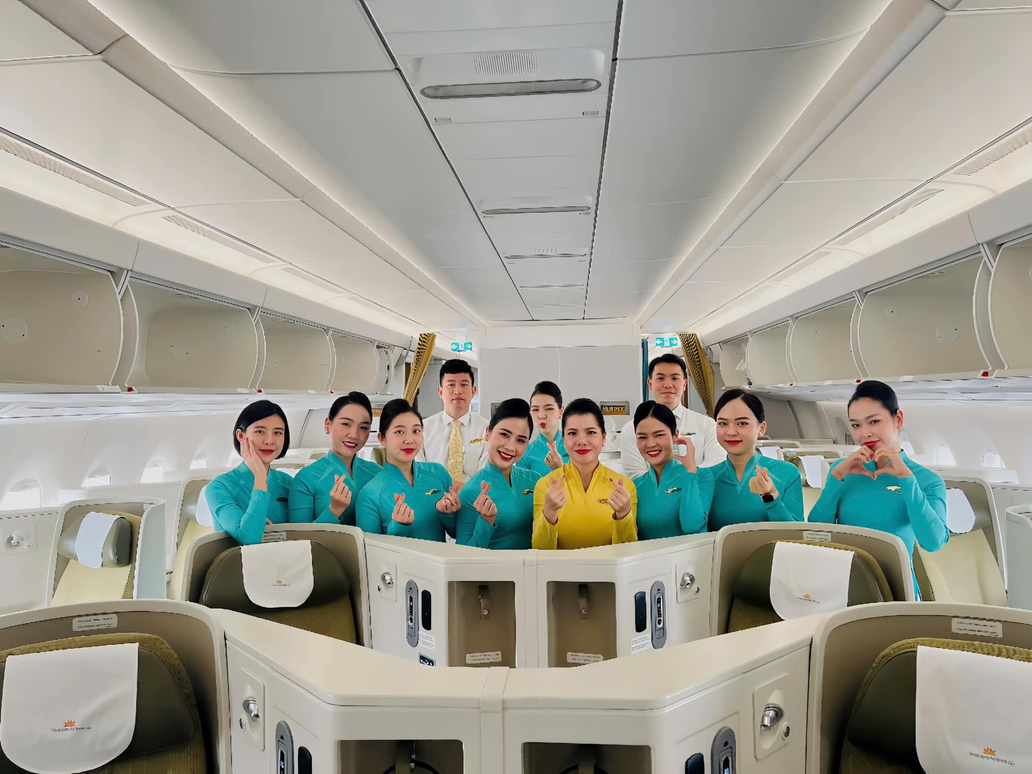 [Thanh âm tự hào Vietnam Airlines] – Đoàn Tiếp viên tạm dẫn đầu với số lượng bài dự thi nhiều nhất!
