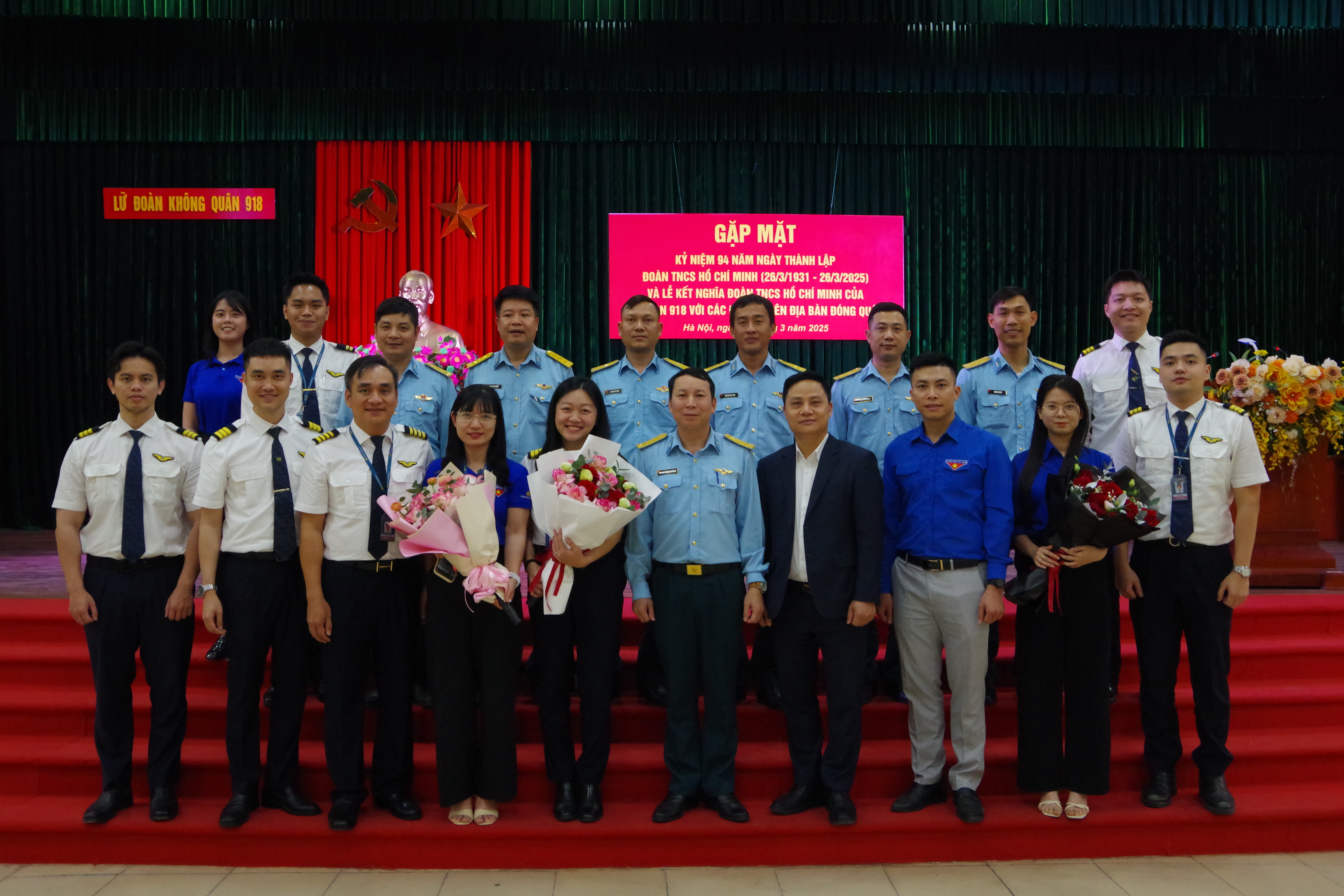 Hoạt động kết nghĩa giữa Đoàn Thanh niên Đoàn bay 919 và Lữ đoàn Không quân 918