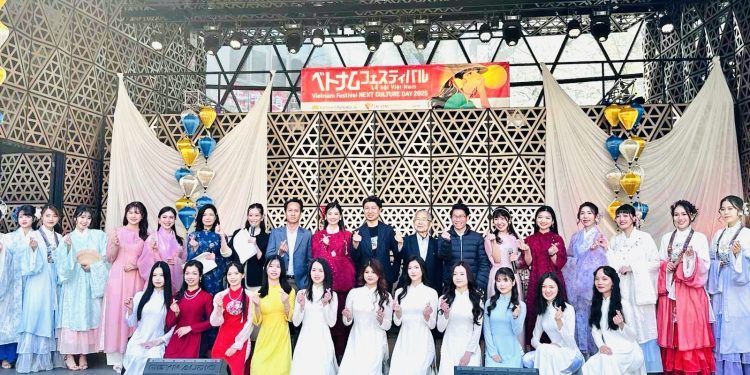 Vietnam Airlines – Nhà Tài Trợ Vàng tại Vietnam Festival Next Culture Day 2025