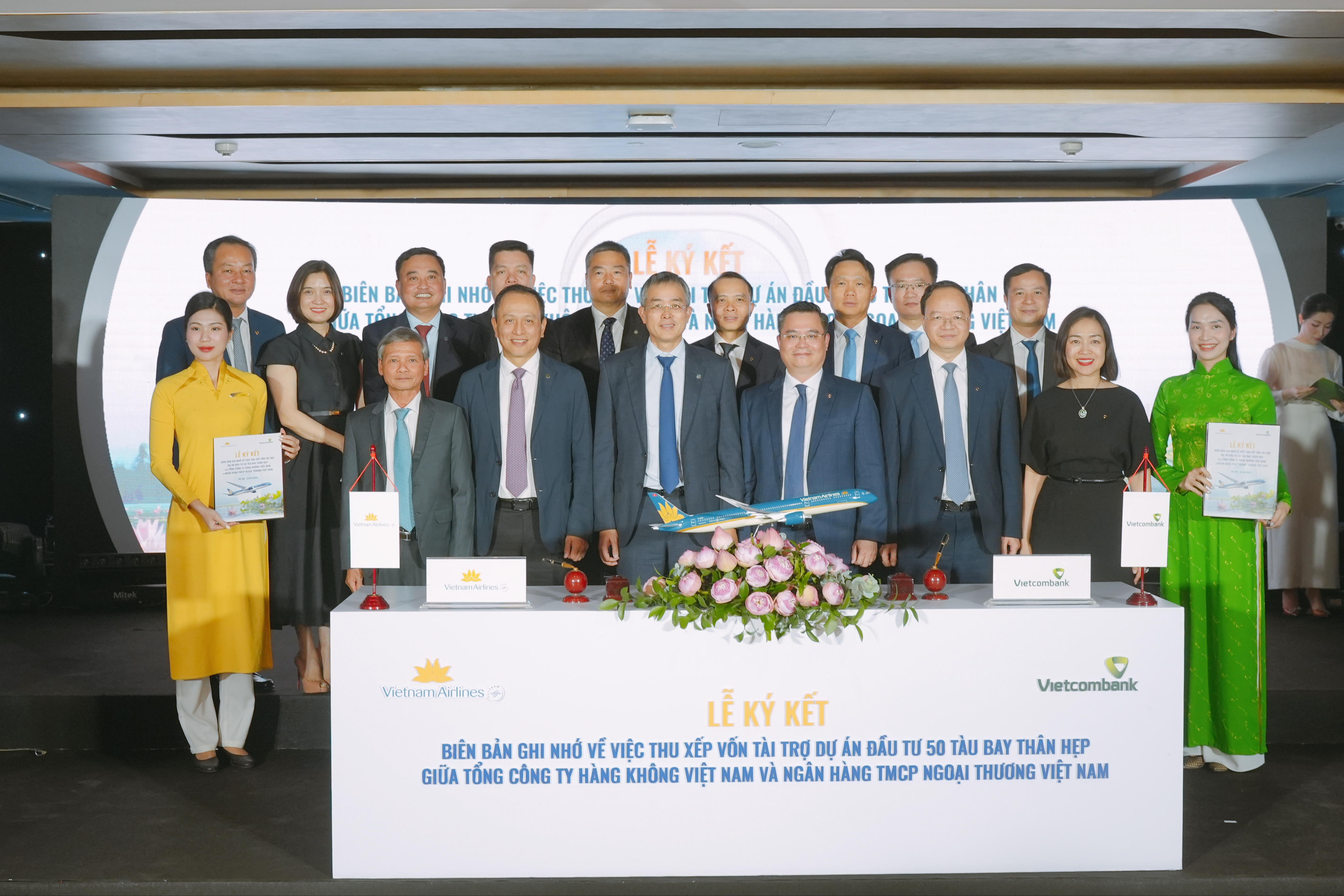 [VNA News] Vietnam Airlines và Vietcombank hợp tác thu xếp vốn cho dự án đầu tư 50 máy bay thân hẹp