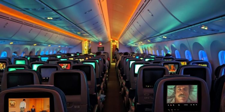 [Vietnam Airlines trong tôi là…] Trải nghiệm bay trọn vẹn cùng Vietnam Airlines Vạn Dặm Nâng Niu