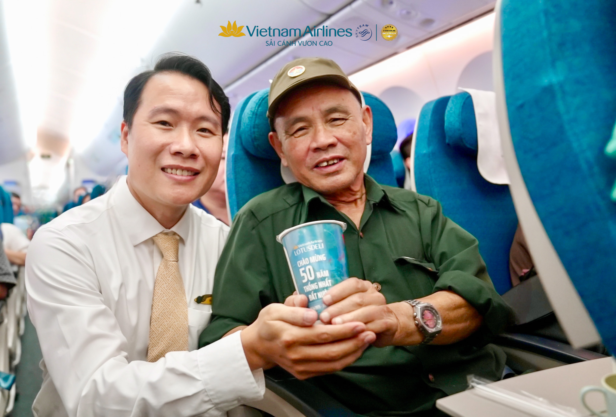 Vietnam Airlines giới thiệu Trà sữa phiên bản đặc biệt Kỷ niệm 30 năm thống nhất đất nước