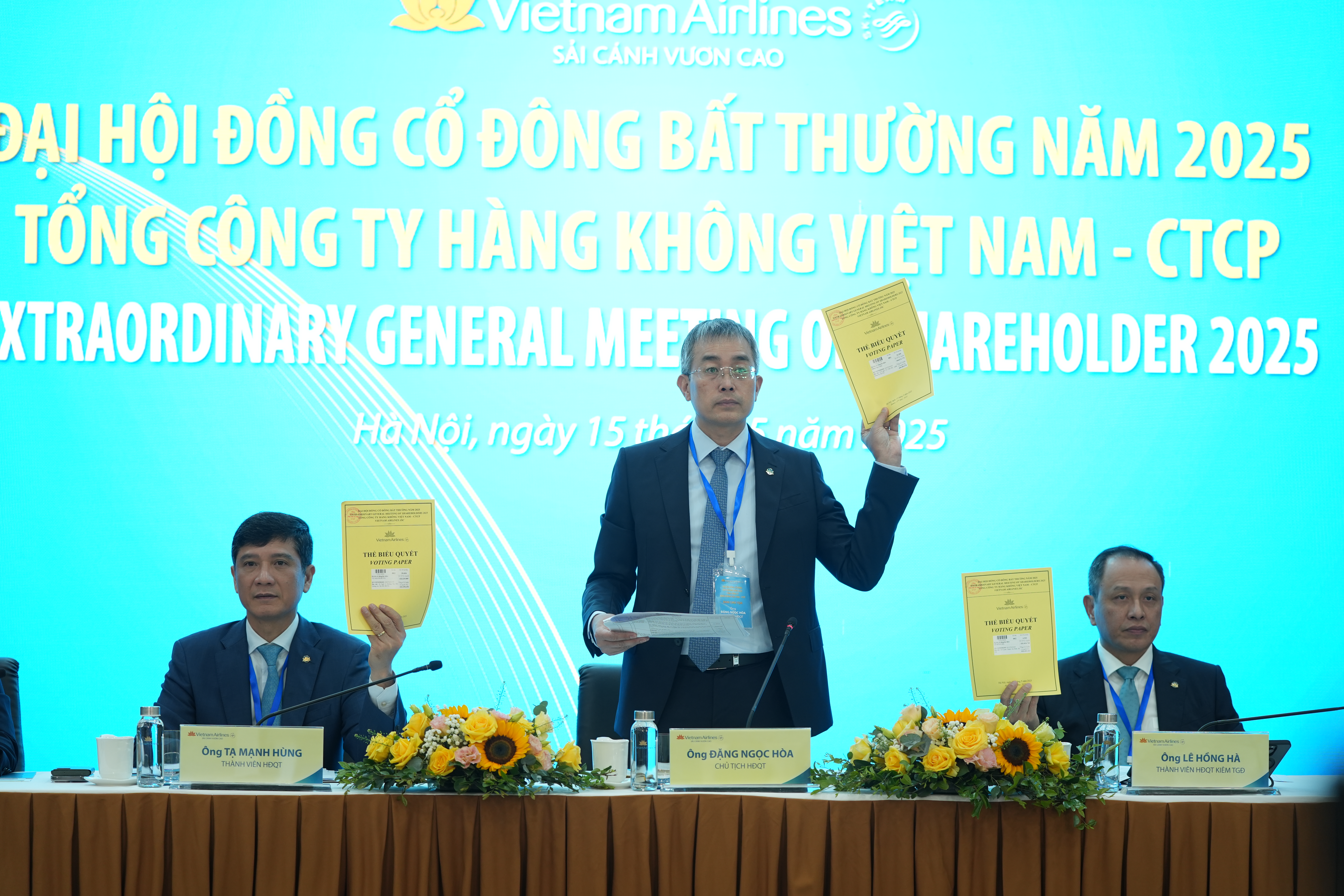 ĐHĐCĐ bất thường 2025 Vietnam Airlines: Thông qua nhiều quyết định quan trọng