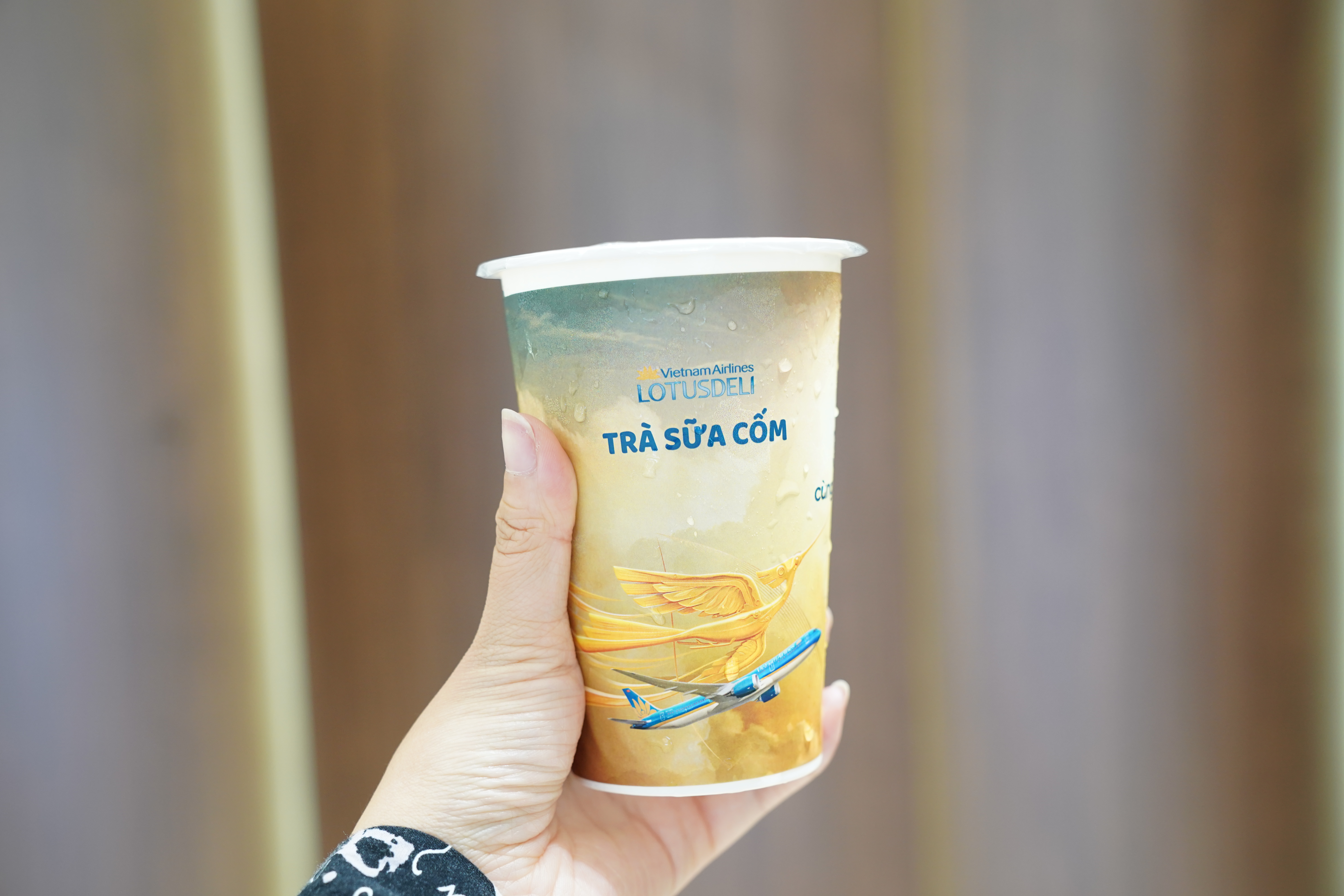 Mang hương vị Hà Nội lên bầu trời: Vietnam Airlines ra mắt trà sữa cốm