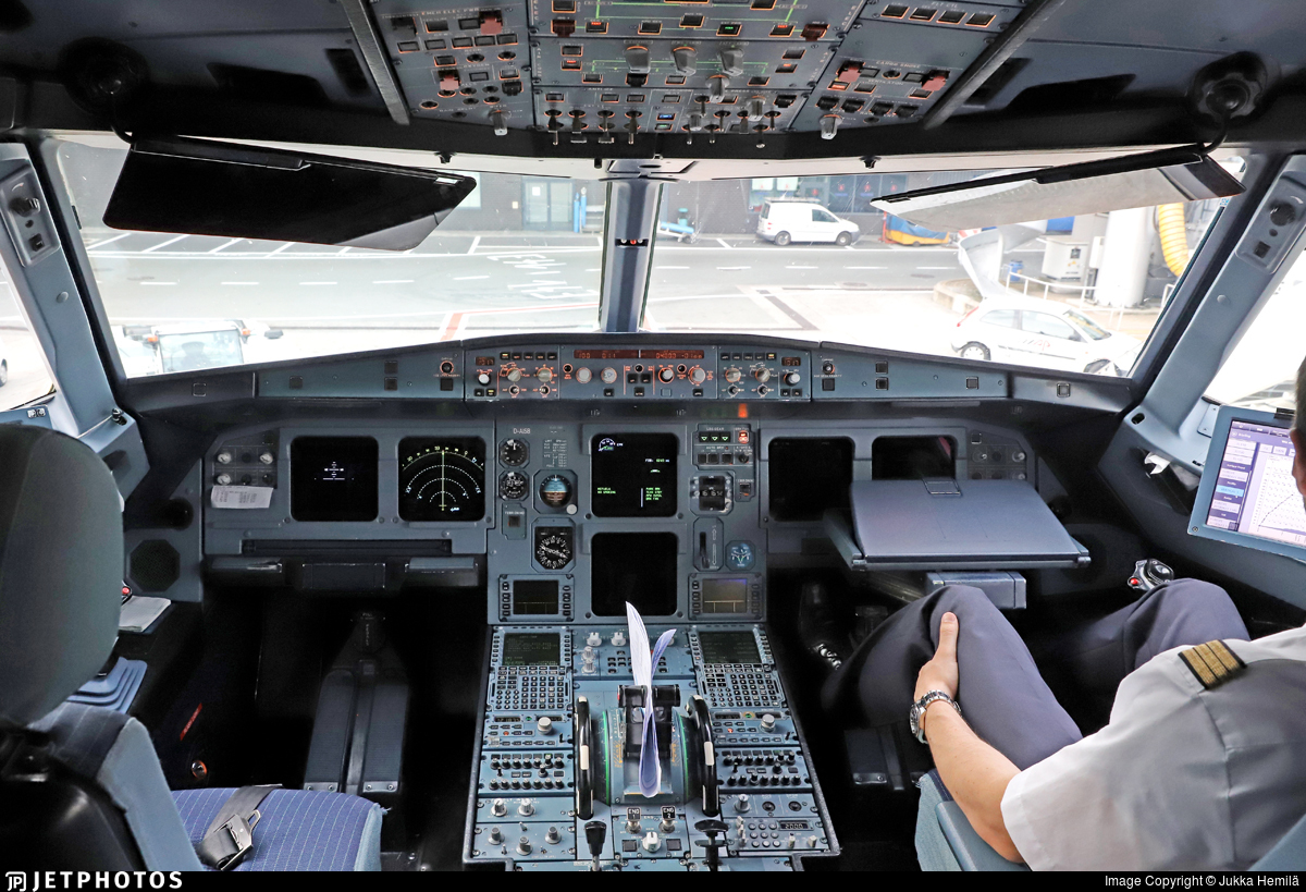 Aviation News 20/5: Phi công phụ Lufthansa A321 mất ý thức khi một mình trong buồng lái, Swiss Airlines hủy 1.400 chuyến bay mùa hè vì thiếu nhân lực