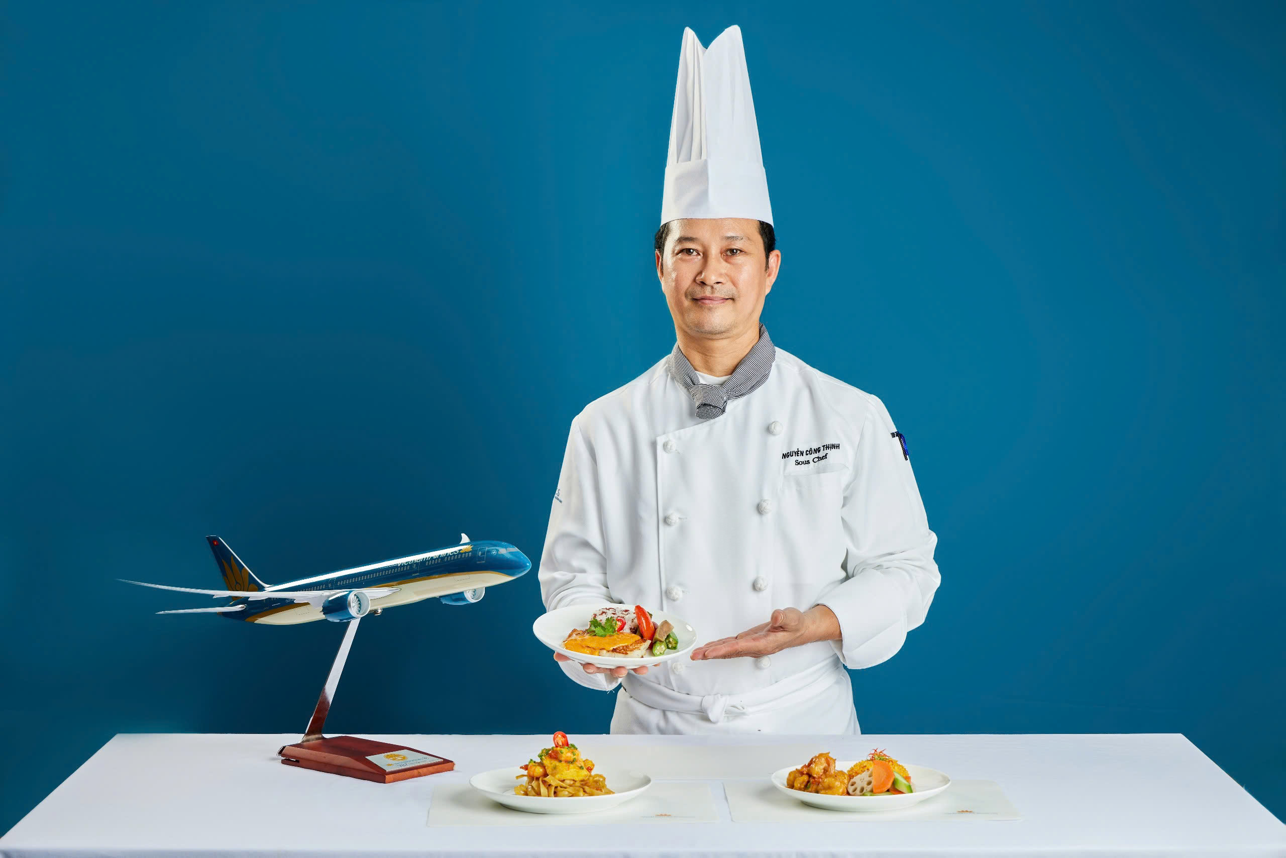 [Tự hào người VNA] Người đầu bếp tận tụy với những bữa ăn trên chuyến bay