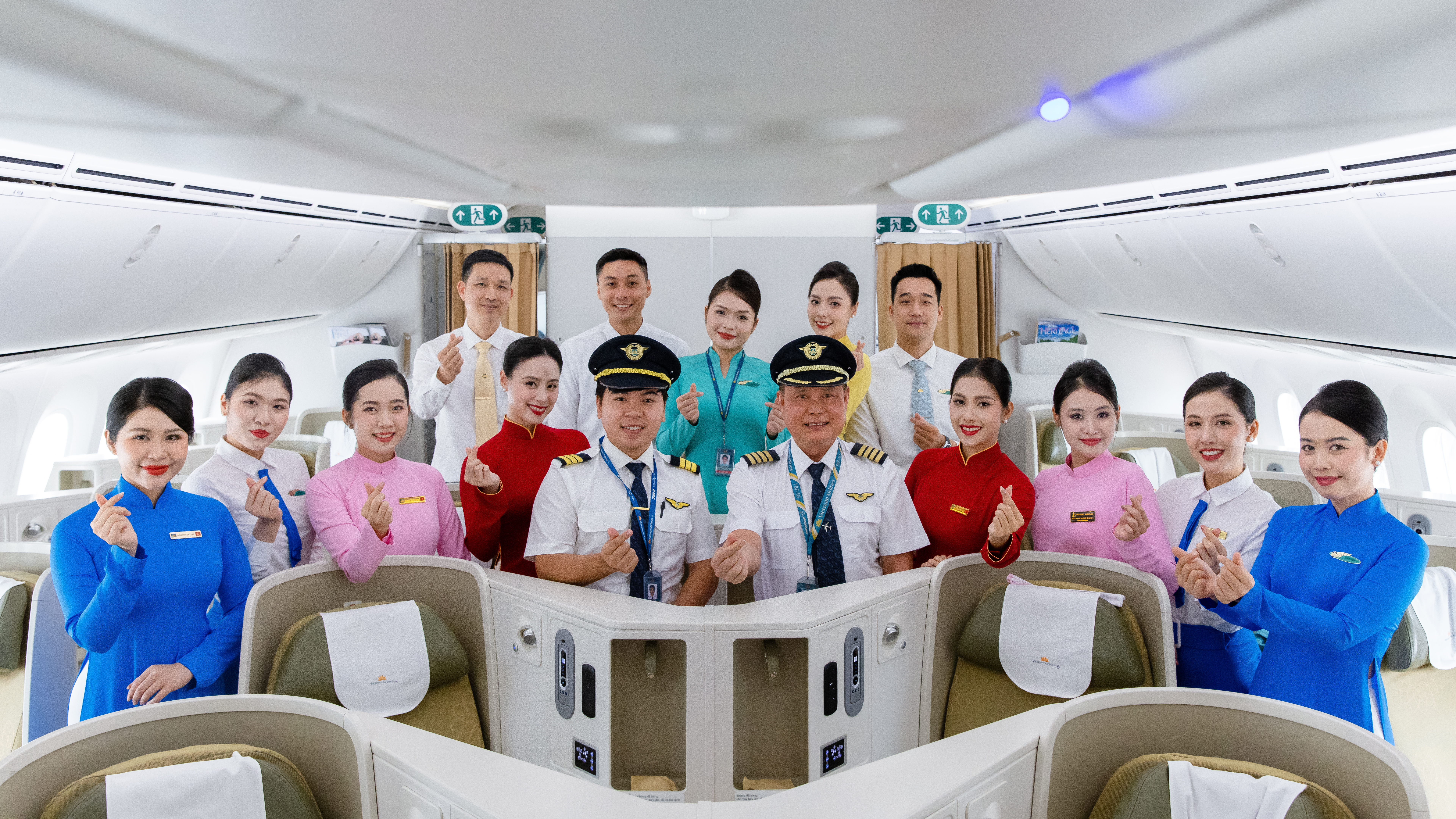 [30 năm Tổng Công ty] Đoàn Tiếp viên và hành trình 30 năm vươn tầm đẳng cấp quốc tế