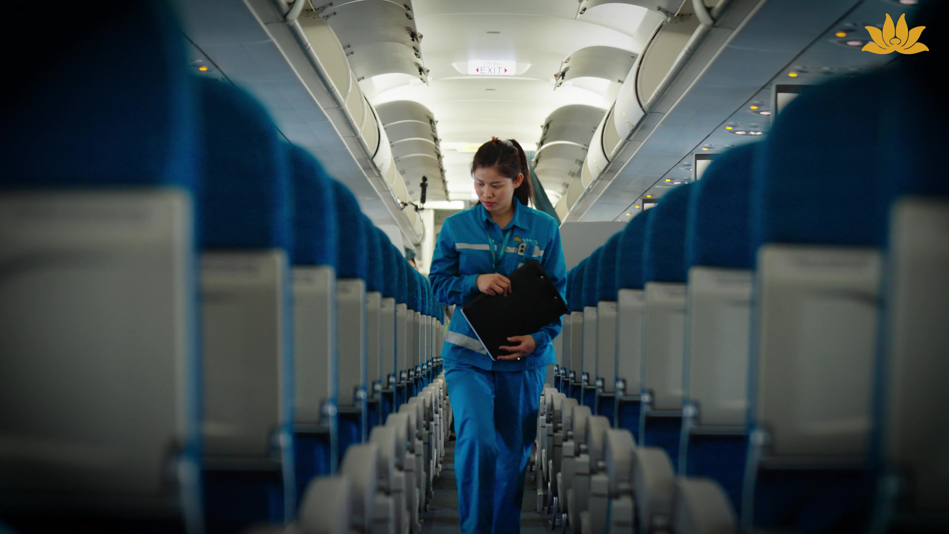 [VNA What] Cuộc đua làm sạch tàu bay, nâng tầm trải nghiệm