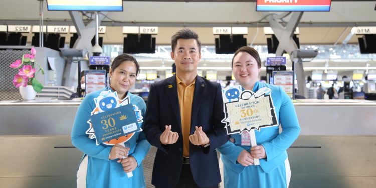 [Tự hào người VNA] Chị Thanasiri: “24 năm gắn bó cùng Vietnam Airlines, tôi chưa từng nghĩ mình sẽ đi xa đến thế”