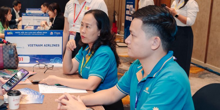 [Vietnam Airlines trong tôi là…] Một bầu trời để bay và một mái nhà để trở về