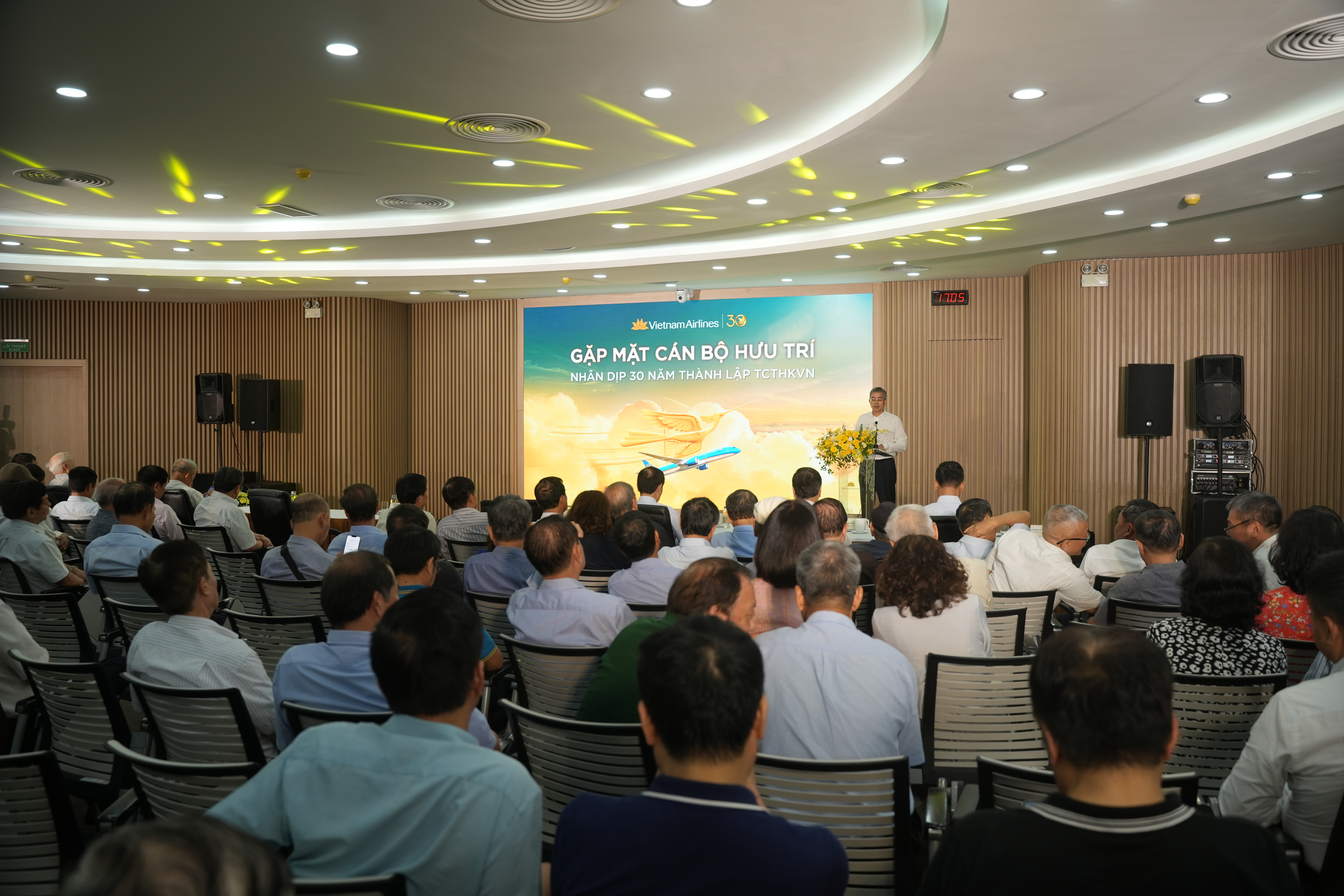 Tri ân CBNV hưu trí nhân dịp kỷ niệm 30 năm thành lập TCT Hàng không Việt Nam