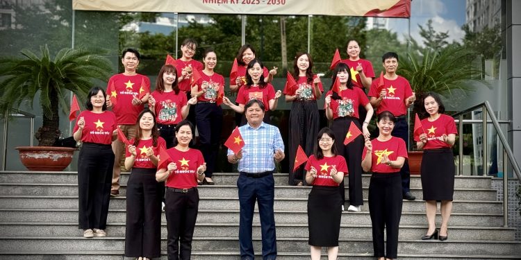 30 cùng non sông cất cánh – 50 năm vinh quang ngày thống nhất