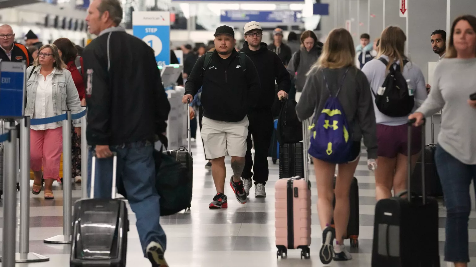 Aviation News 27/6: EU tiến gần tới lệnh cấm phí hành lý xách tay