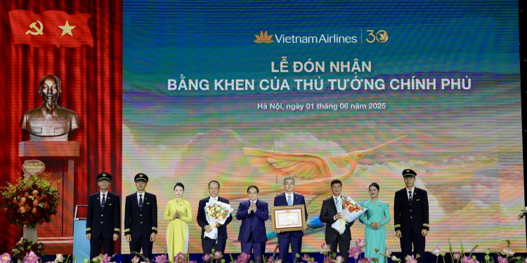Dấu ấn 30 năm: Vietnam Airlines được Thủ tướng Chính phủ ghi nhận bằng phần thưởng cao quý