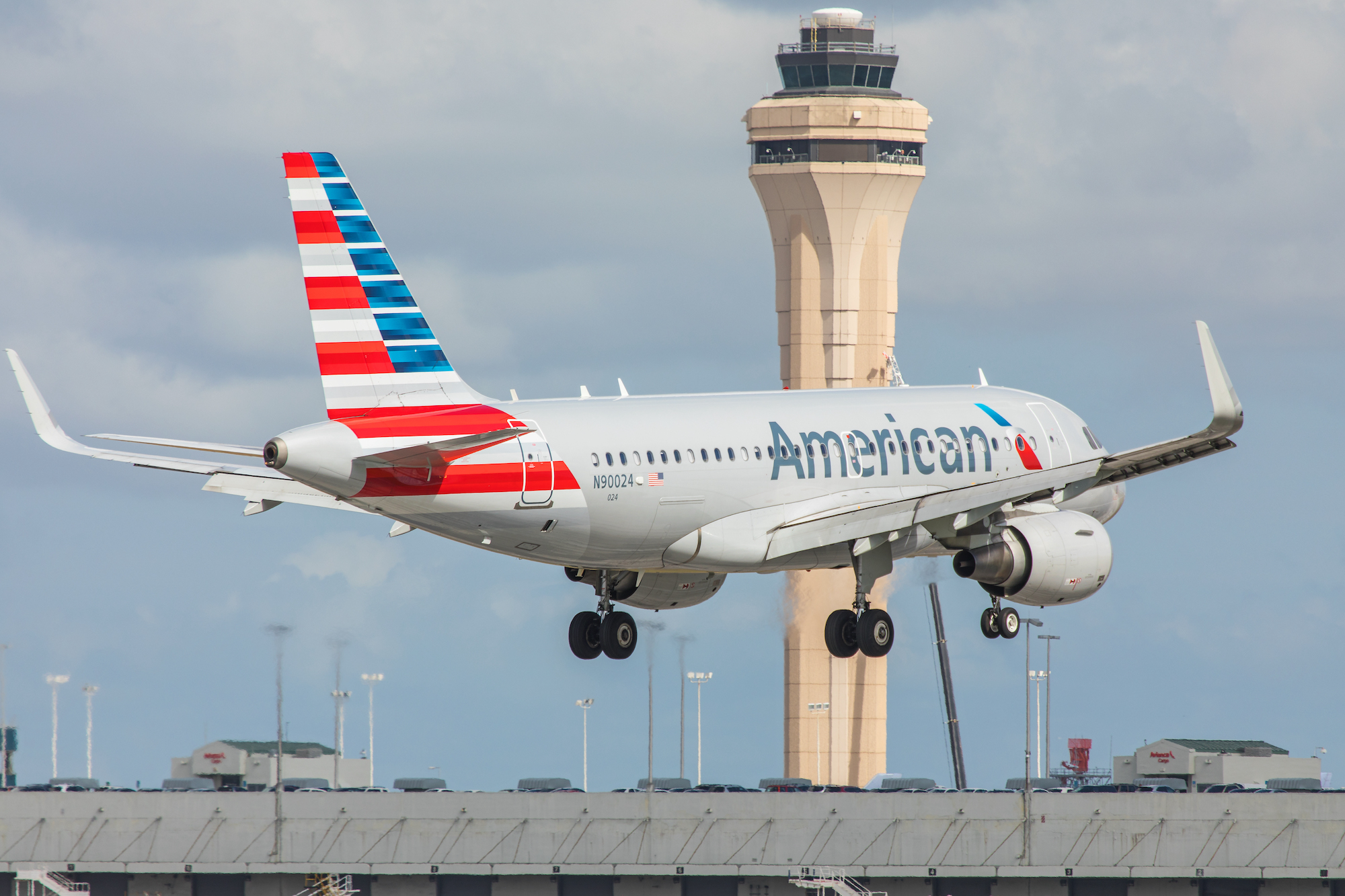 Aviation News 11/6: American Airlines xin miễn trừ các chuyến bay đến Cuba trước lệnh cấm nhập cảnh mới của Mỹ
