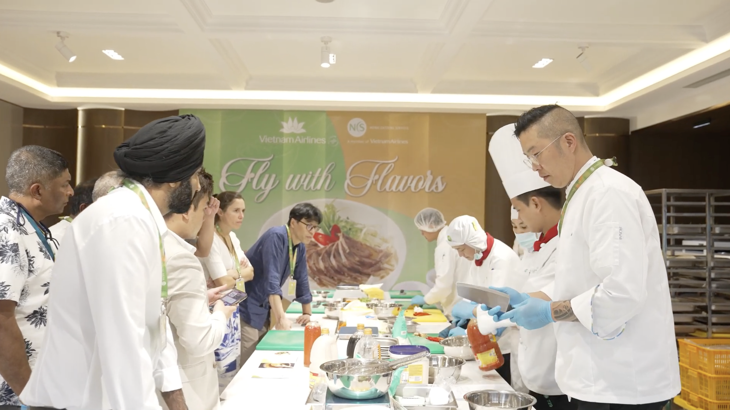 [VNA HOW] Khám phá workshop món ăn Việt tại NCS