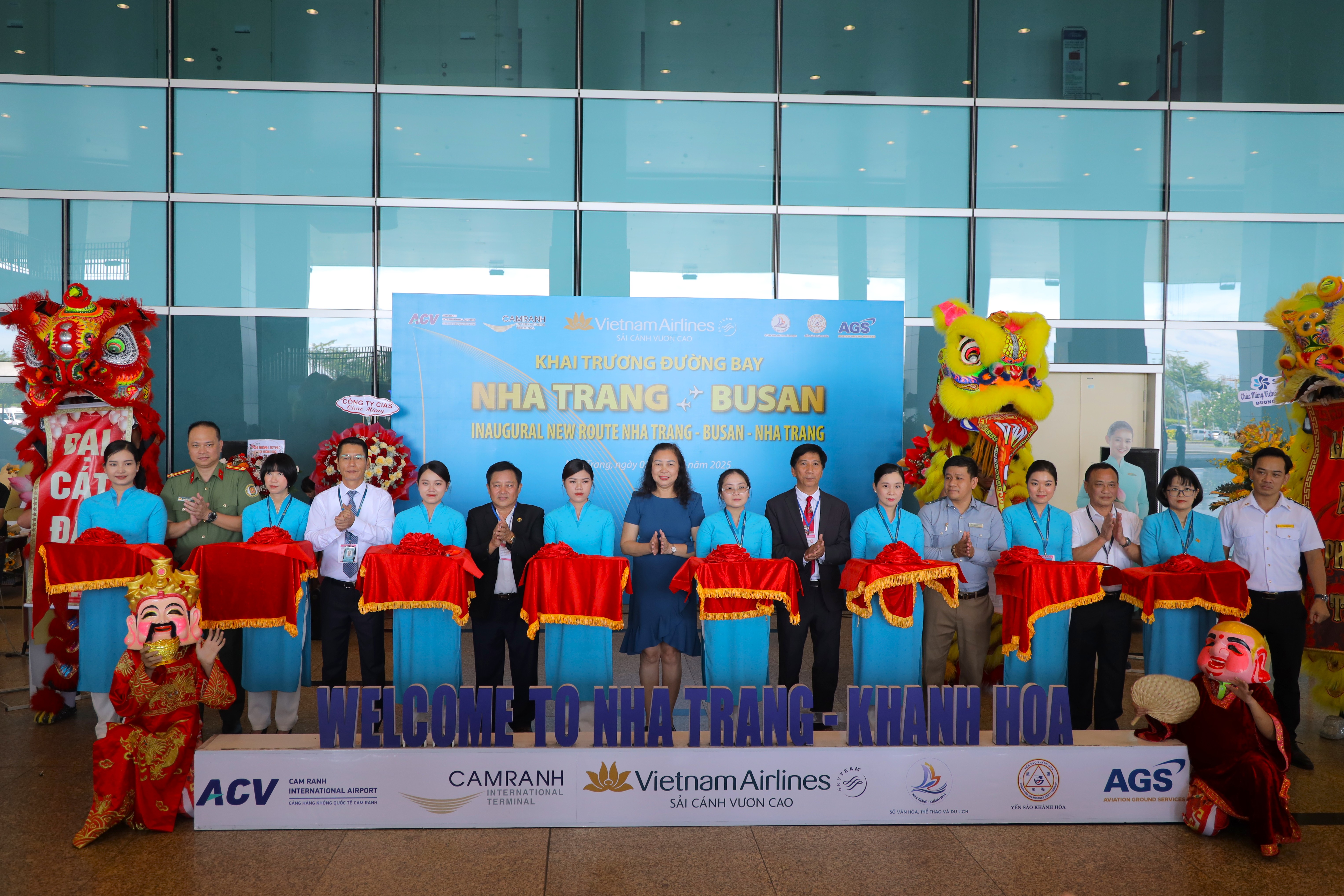Vietnam Airlines chính thức khai trương đường bay thẳng giữa Nha Trang và Busan