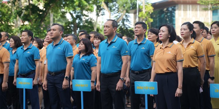 Chào cờ Tháng 06/2025: Giữ vững niềm tin, nhiệt huyết và quyết tâm tạo bệ phóng cho những thành công mới