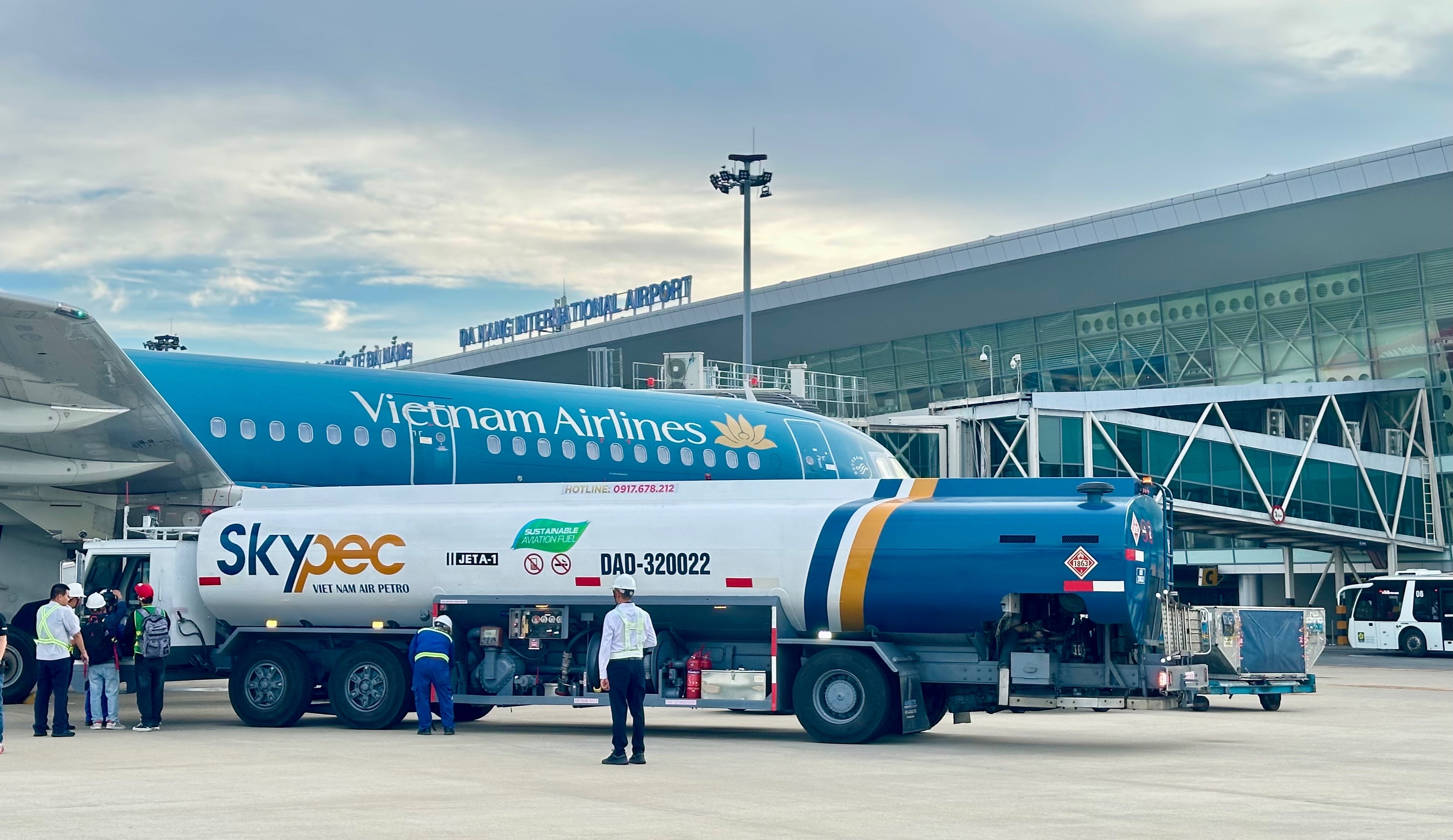 Vietnam Airlines “xanh hóa” Ngày Môi trường Thế giới:  SAF đồng loạt cất cánh tại Việt Nam