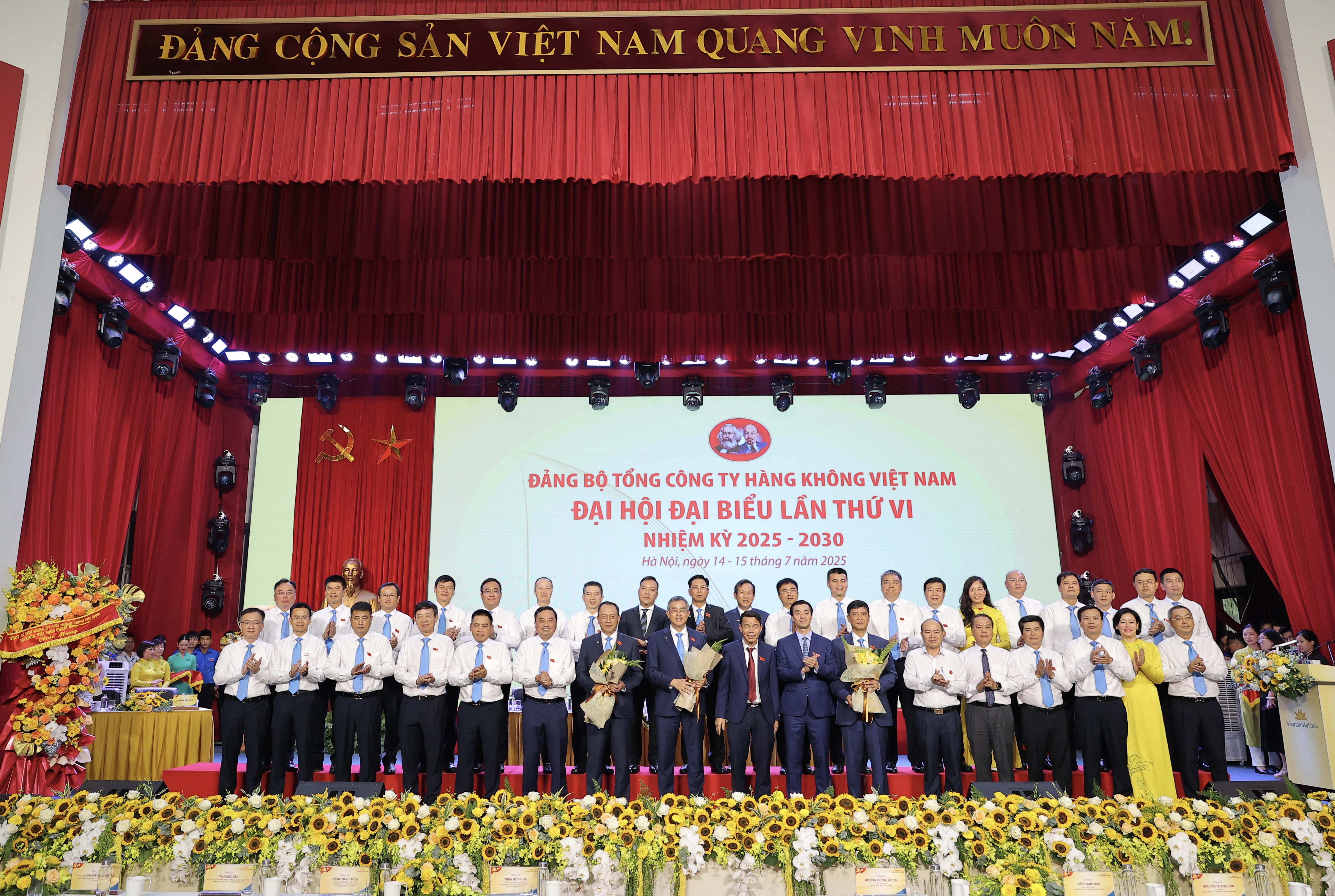 Những khoảnh khắc ấn tượng tại Đại hội Đảng bộ TCT HKVN lần thứ VI