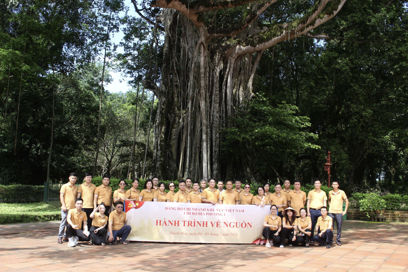 Về nguồn xứ Thanh – Hành trình trải nghiệm đưa lý luận vào thực tiễn tại chi bộ địa phương 1