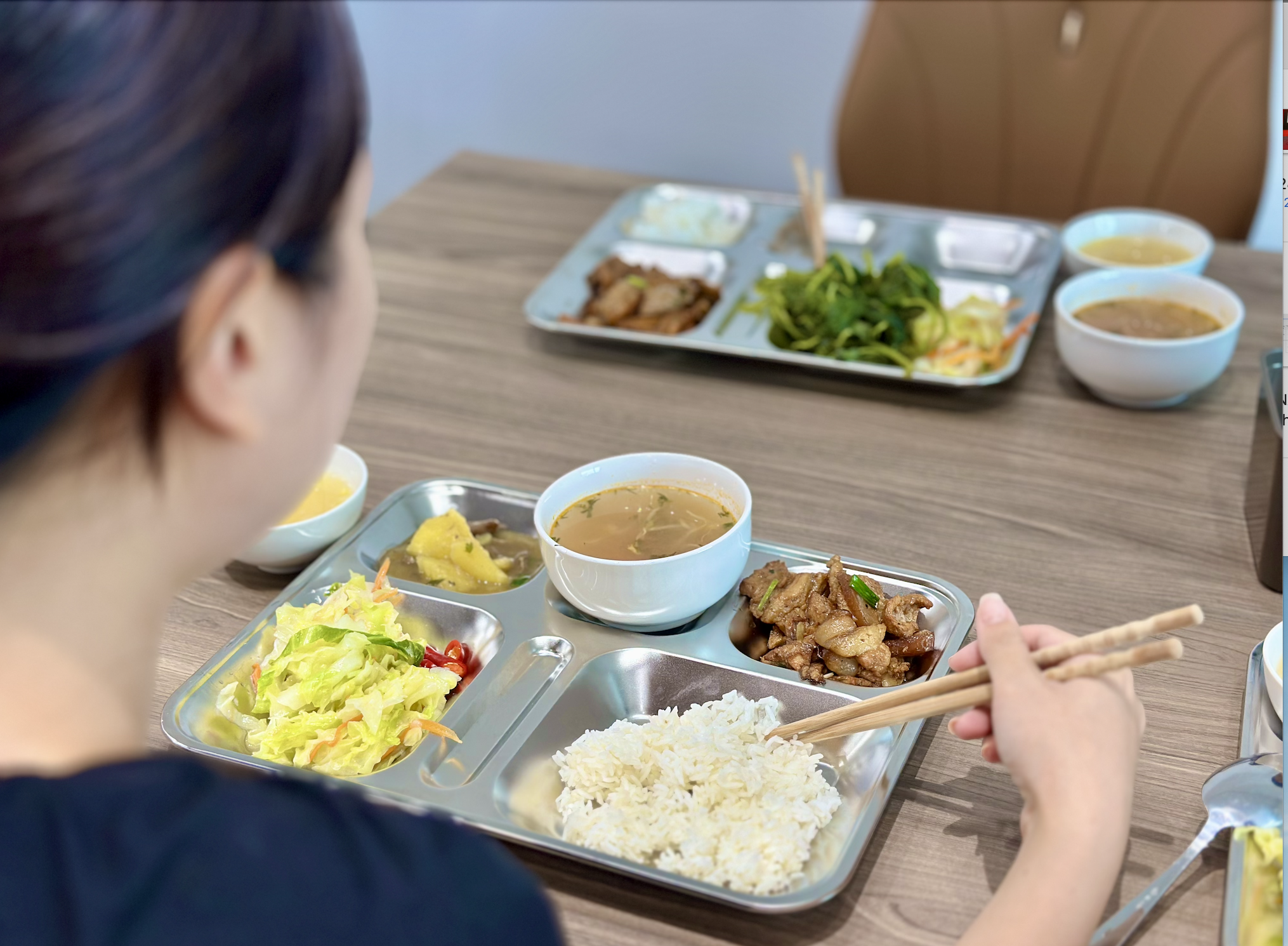 [Hôm nay ăn gì] Mưa gió không ngại – Sky Lounge vẫn “ấm lòng” cùng bạn tuần này