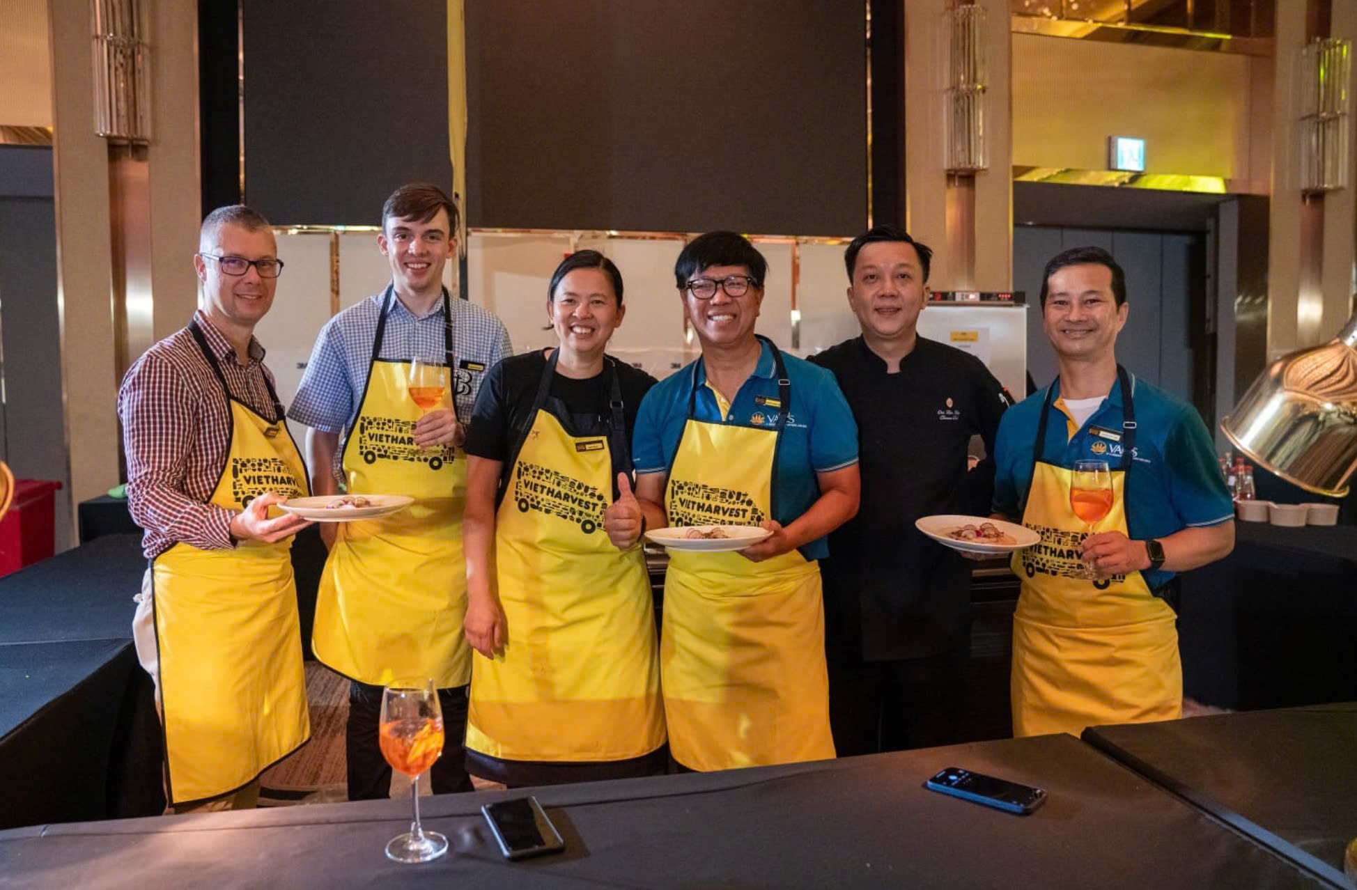 Vietnam Airlines và Viet Harvest: Chung tay lan tỏa giá trị nhân văn