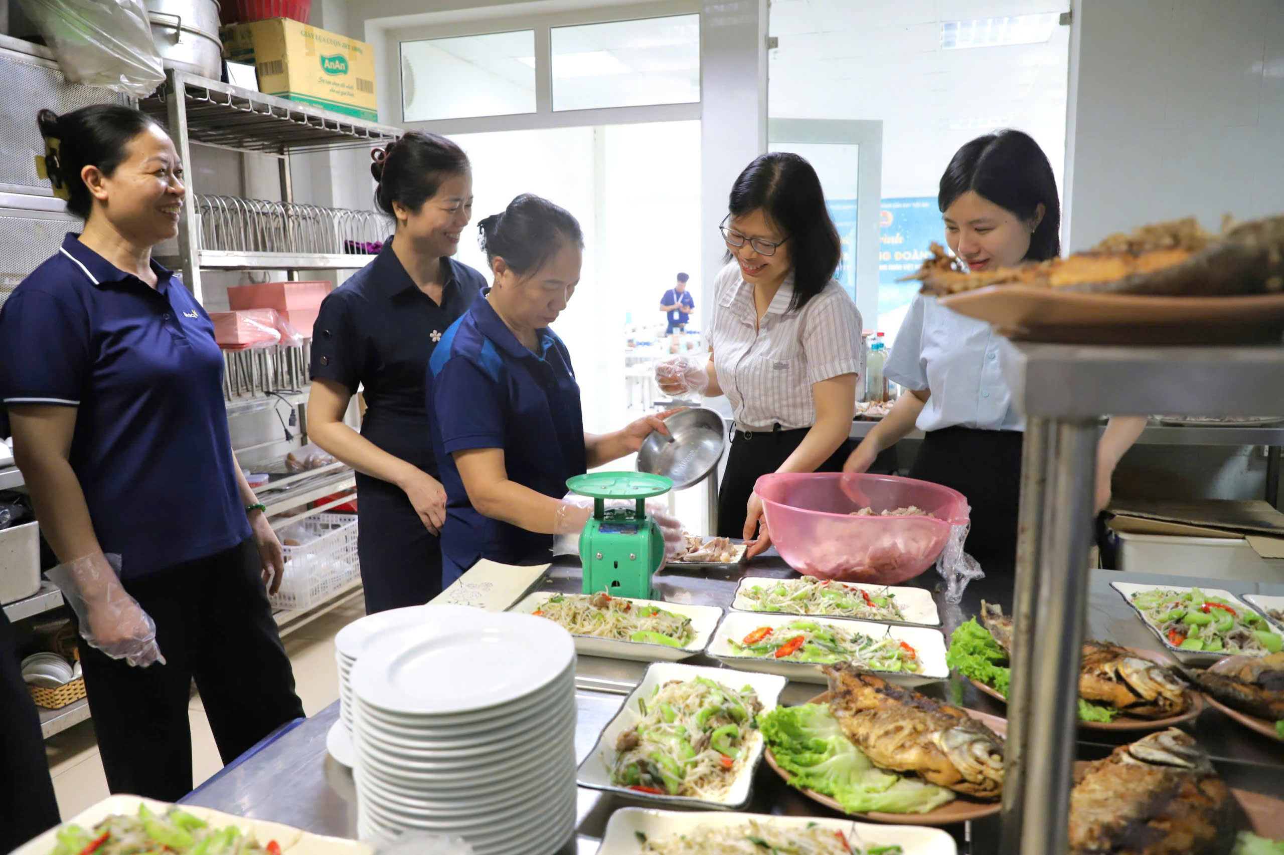 “Bữa cơm công đoàn” năm 2025 thắt chặt đồng lòng, vững vàng tiến bước