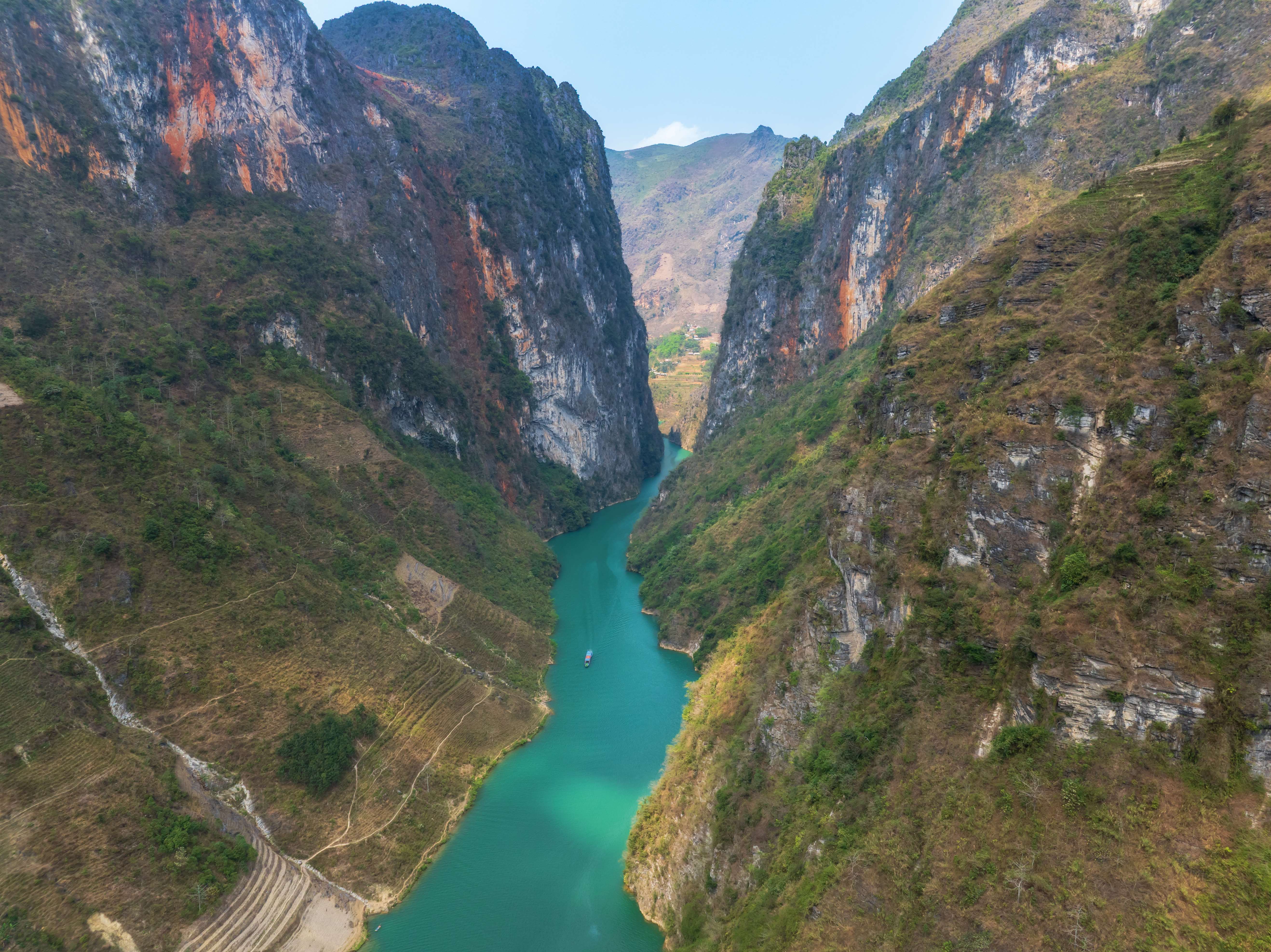 Trái tim xanh giữa miền đá tai mèo