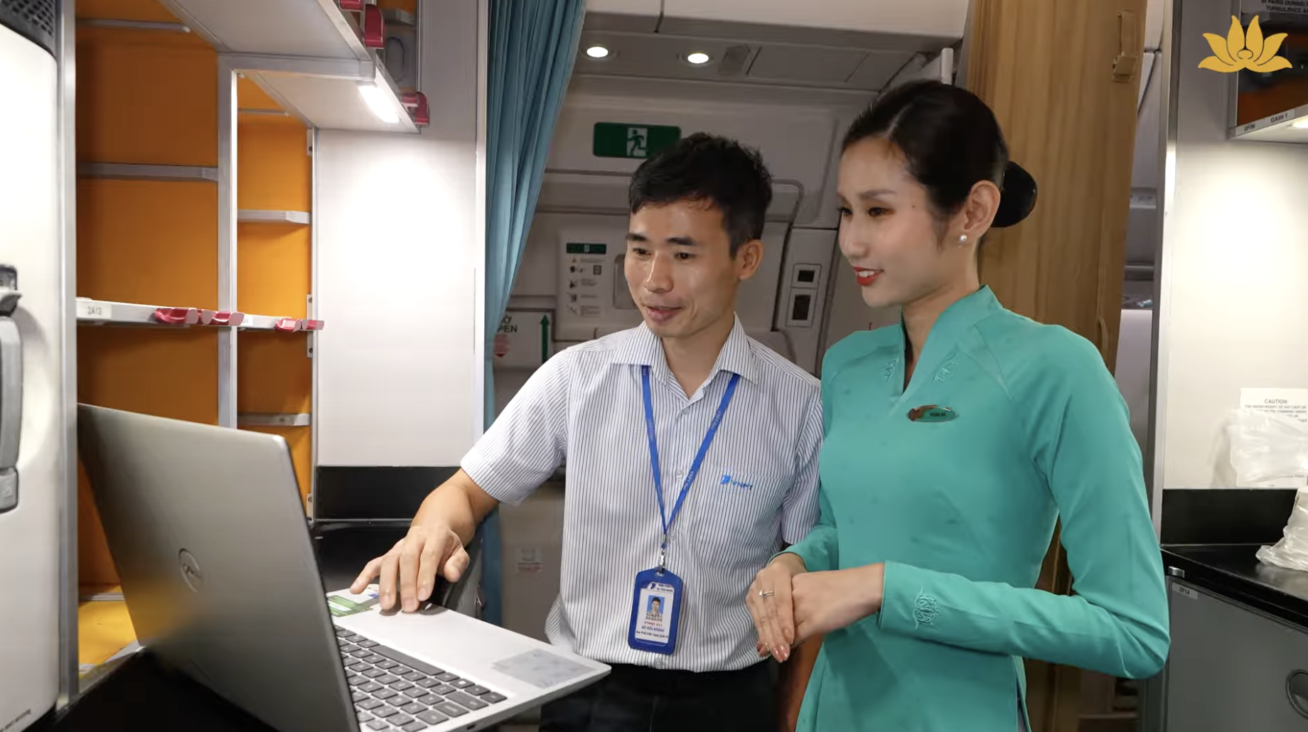 [VNA What] Trải nghiệm truy cập internet từ độ cao 10.000m với Vietnam Airlines