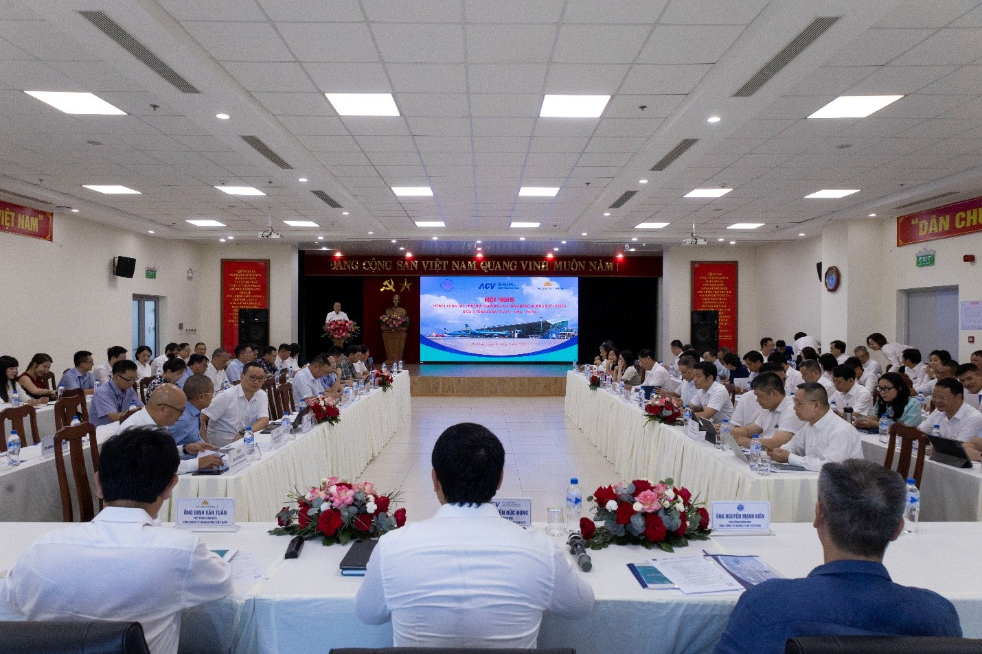 Hội nghị sơ kết An toàn hàng không, đẩy mạnh công tác phối hợp đảm bảo an toàn hướng tới phát triển bền vững