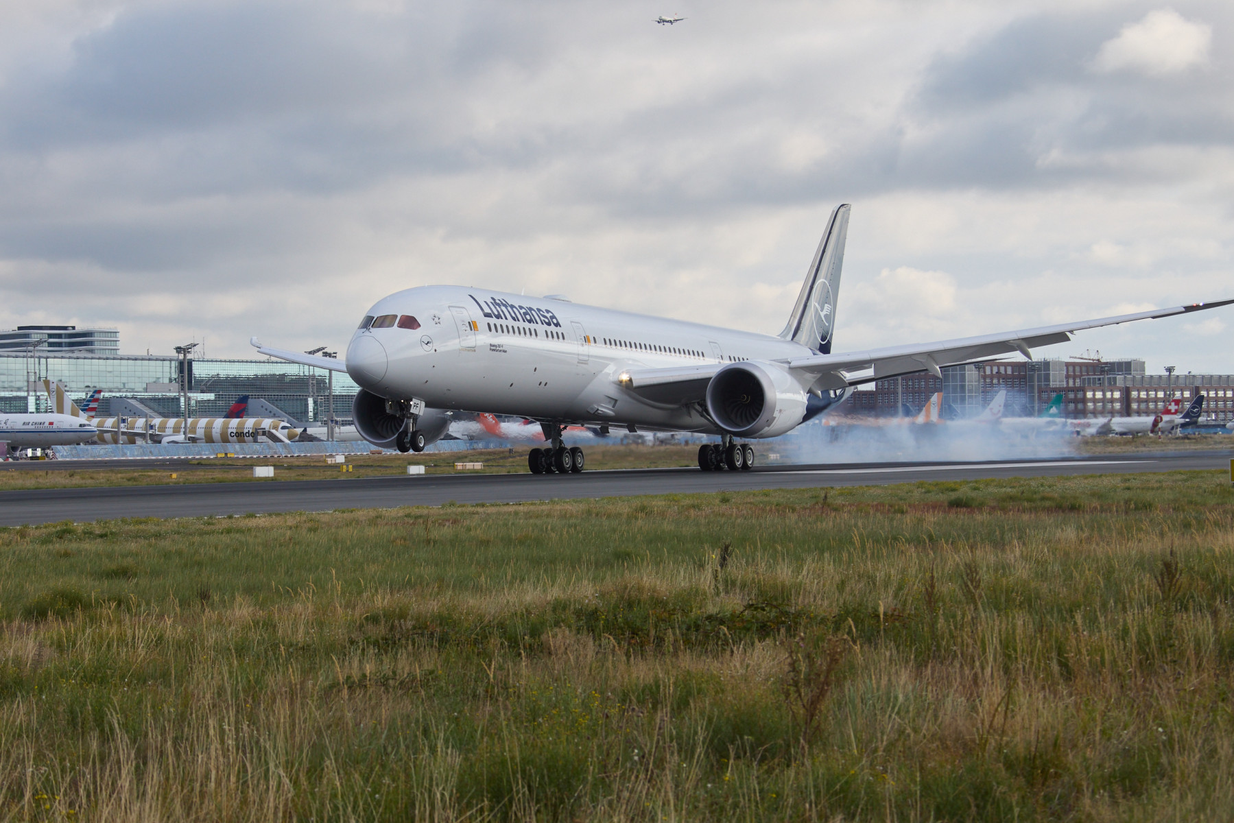 Aviation News 4/9: Lufthansa nhận chiếc Dreamliner đầu tiên được trang bị khoang ghế Allegris