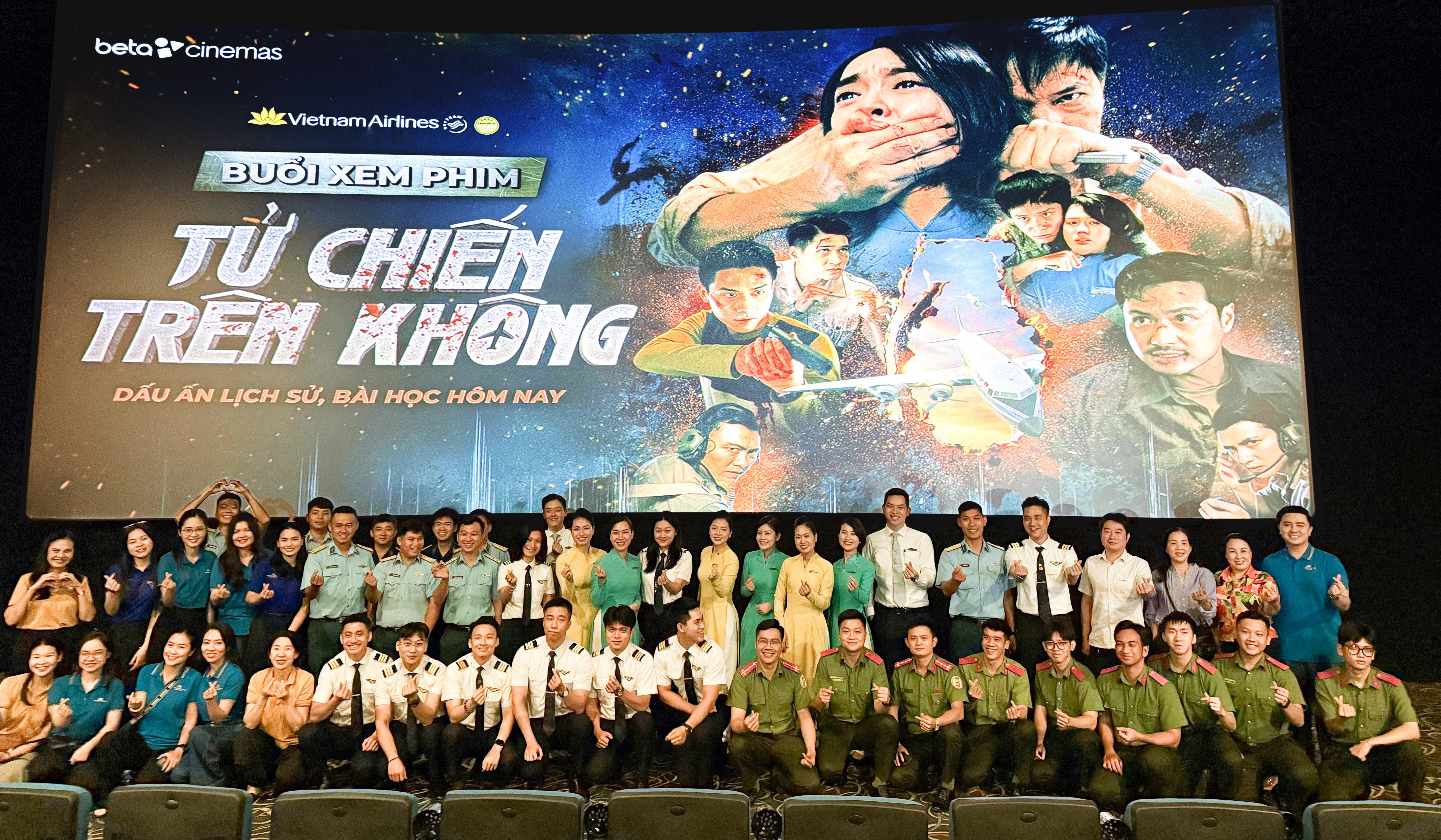 Đoàn bay 919 tham gia buổi chiếu đặc biệt phim “Tử chiến trên không”