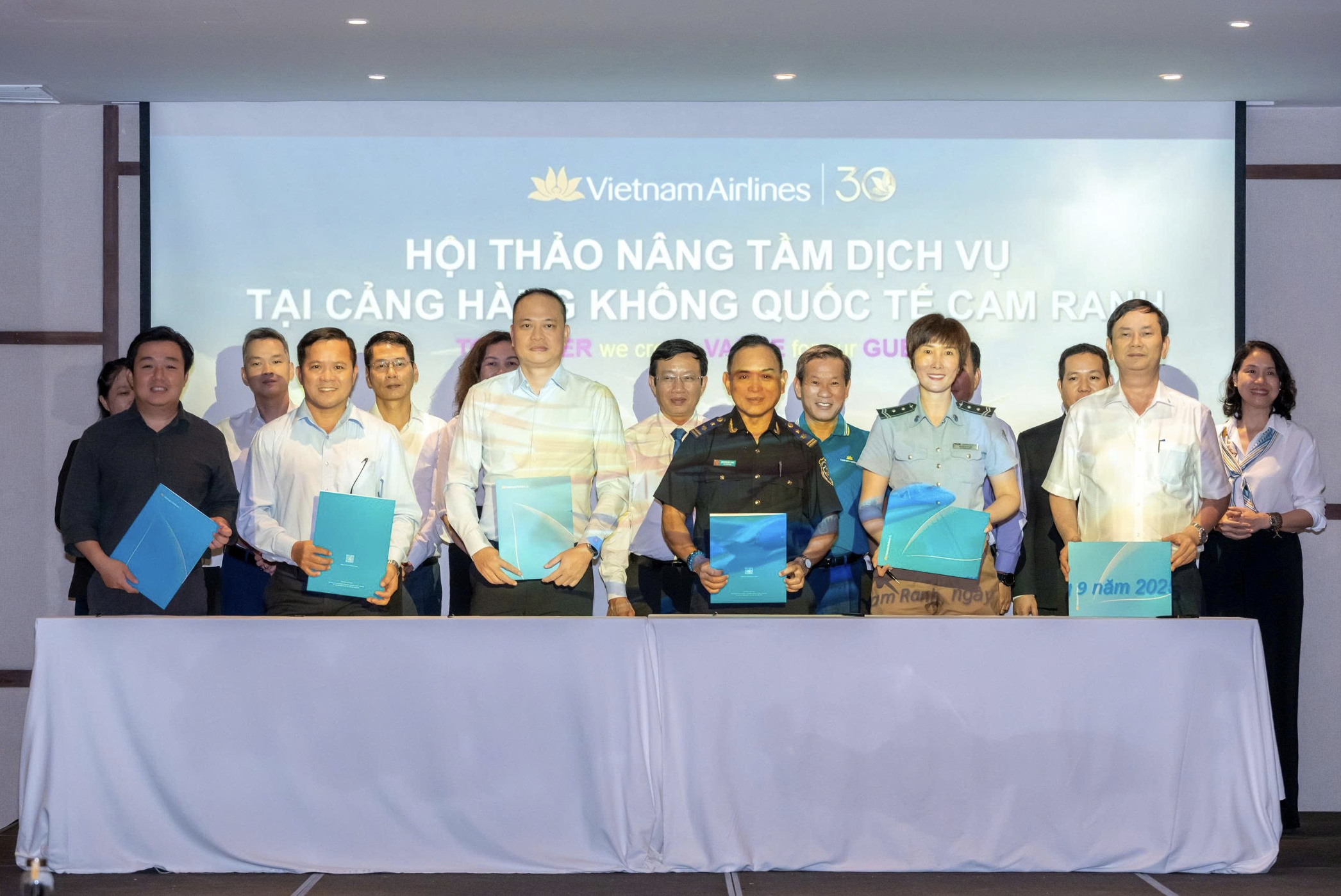 Hội thảo nâng tầm dịch vụ tại Cảng hàng không Cam Ranh