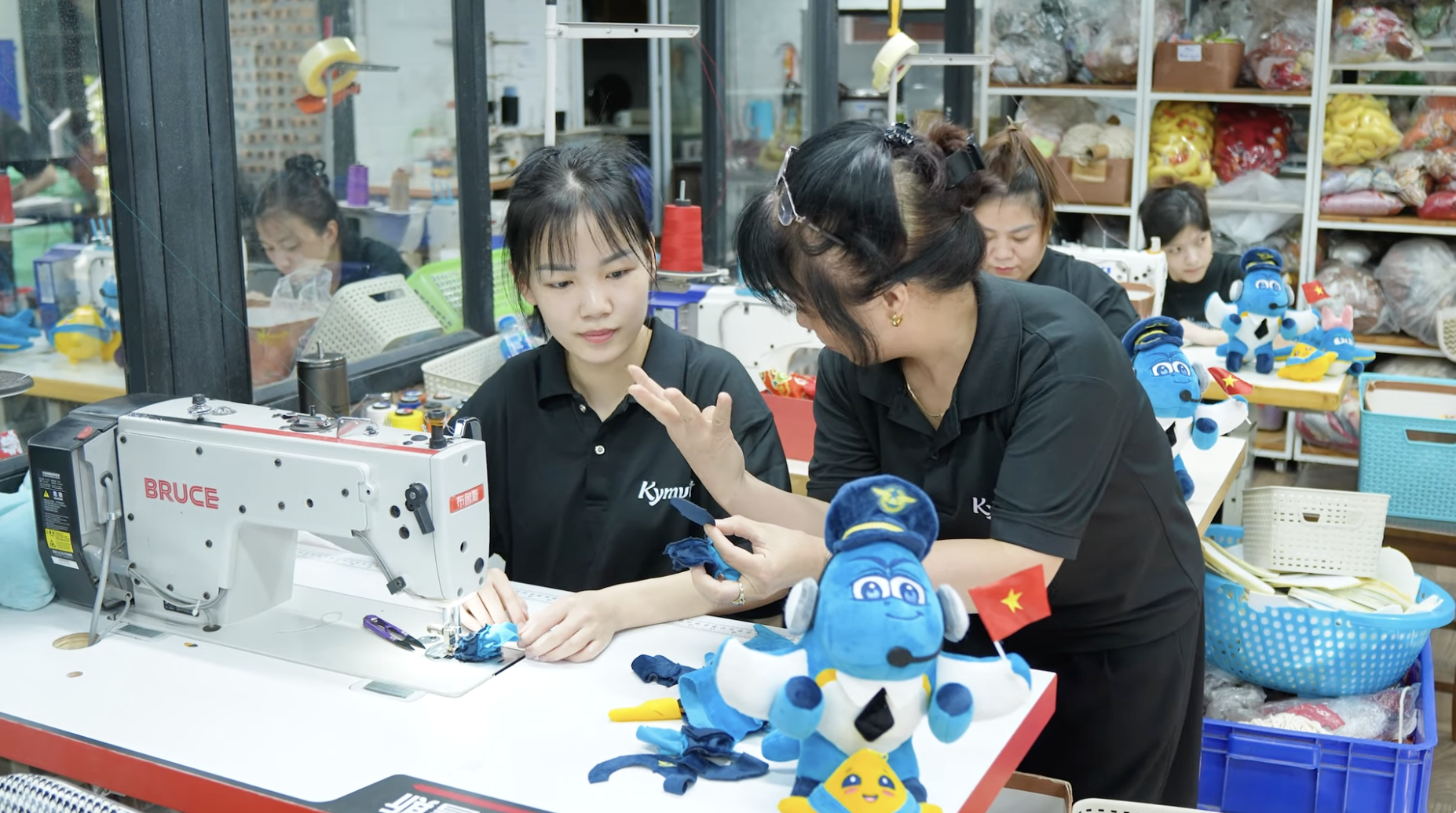 [VNA What] Đồng hành cùng Kym Việt – Vietnam Airlines lan tỏa giá trị nhân văn