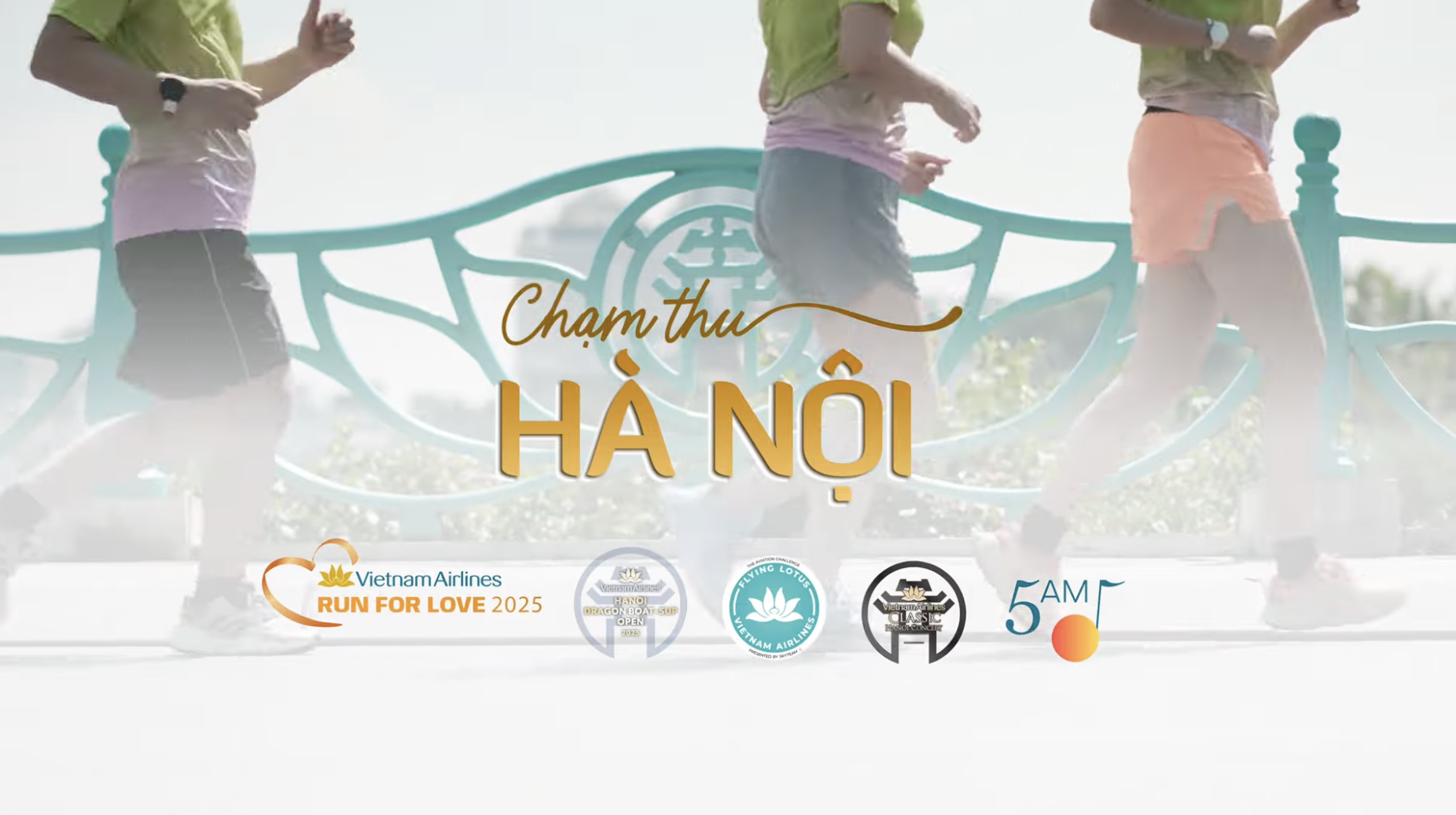 [VNA Special] Cùng Vietnam Airlines “Chạm thu Hà Nội”