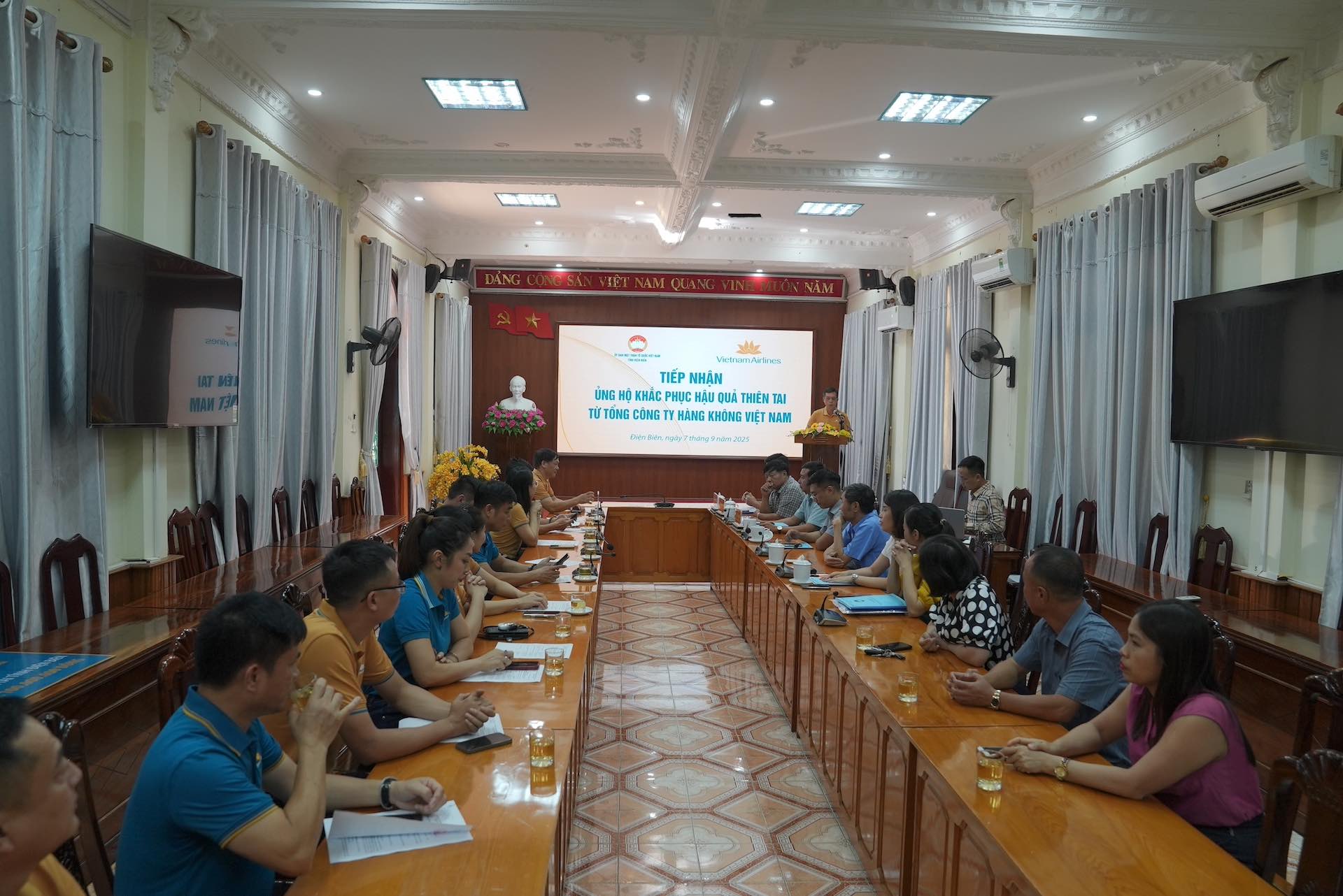 Vietnam Airlines đồng hành cùng Điện Biên, Sơn La khắc phục hậu quả thiên tai