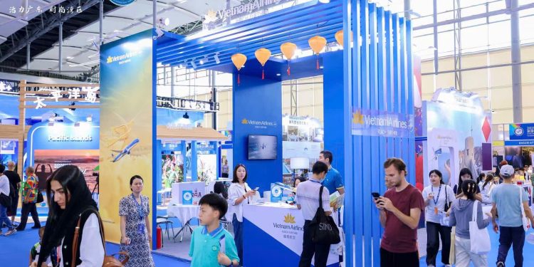 Vietnam Airlines tham dự Triển lãm Du lịch Quốc tế Trung Quốc