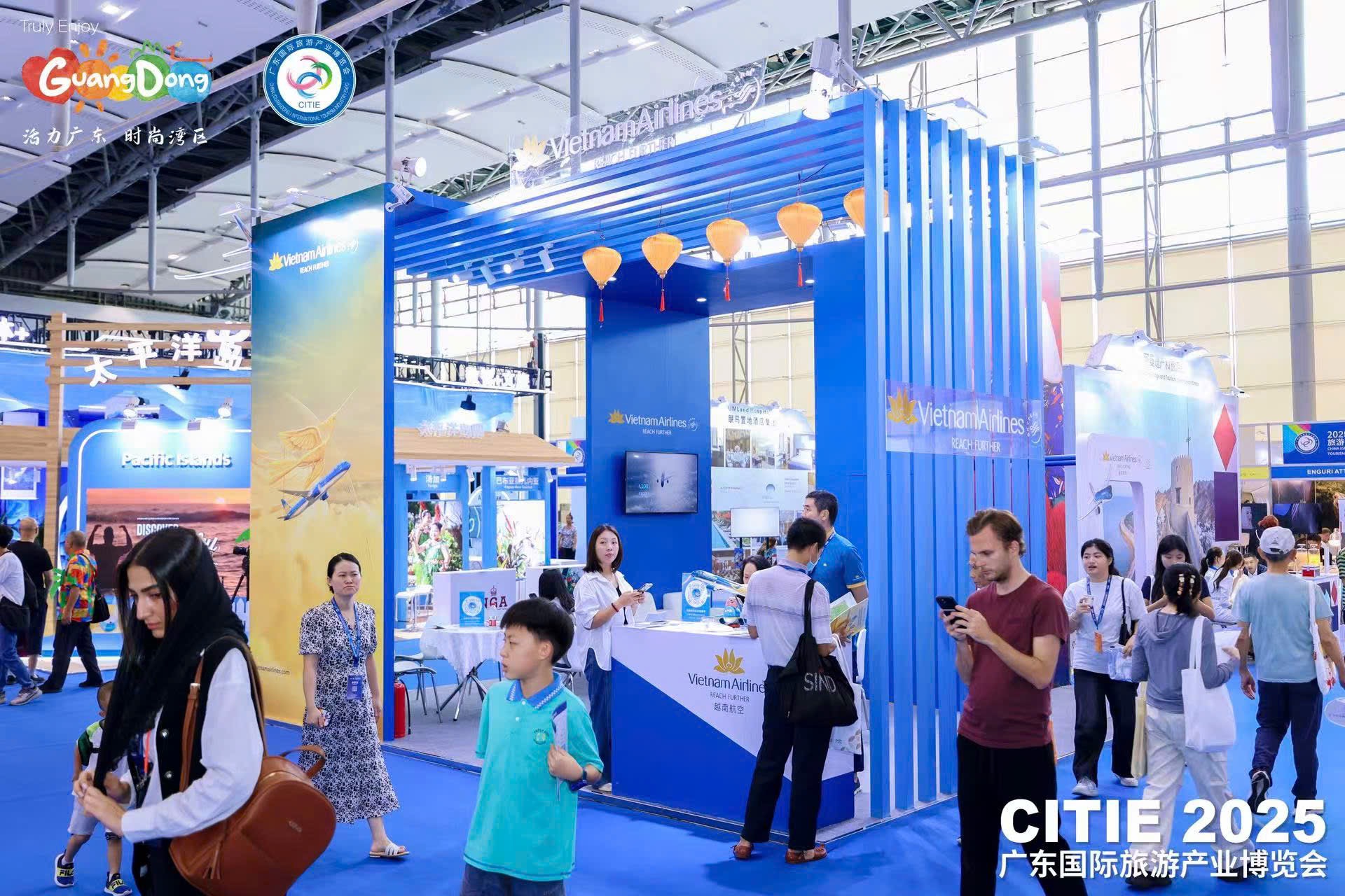 Vietnam Airlines tham dự Triển lãm Du lịch Quốc tế Trung Quốc