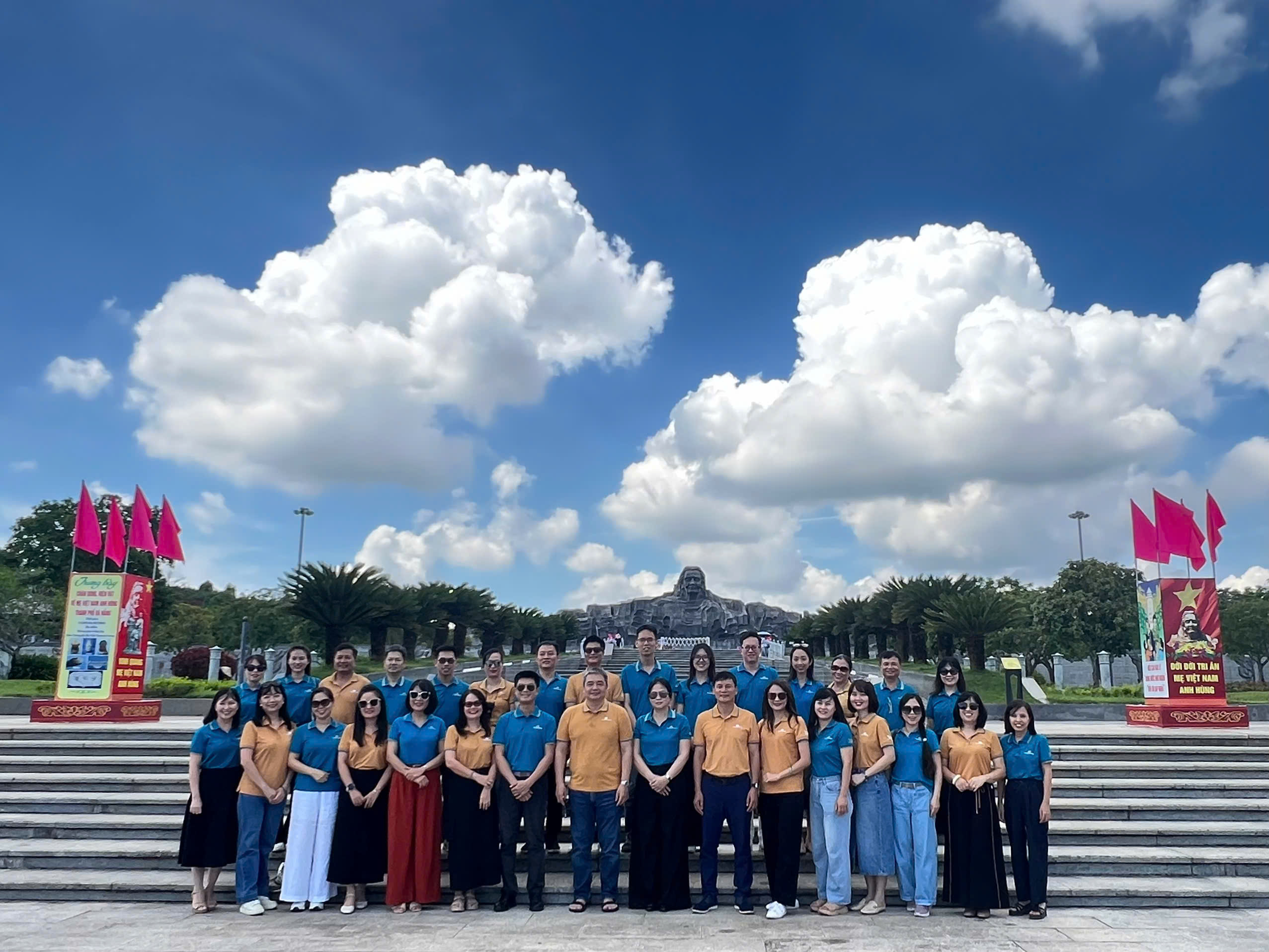 Hành trình Về nguồn 2025: Tri ân và gắn kết