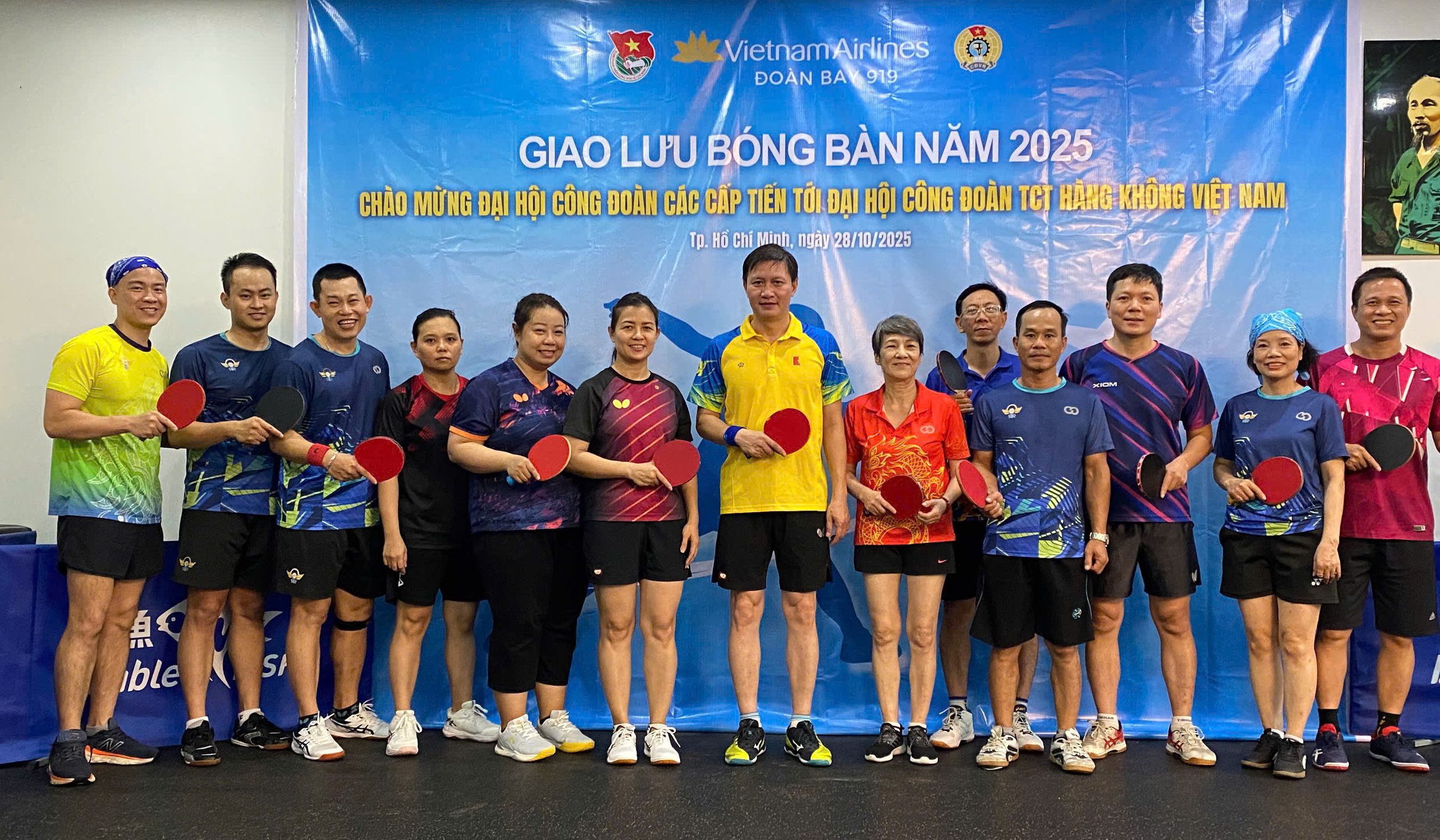 Đoàn bay 919 tổ chức giao lưu bóng bàn chào mừng Đại hội Công đoàn các cấp