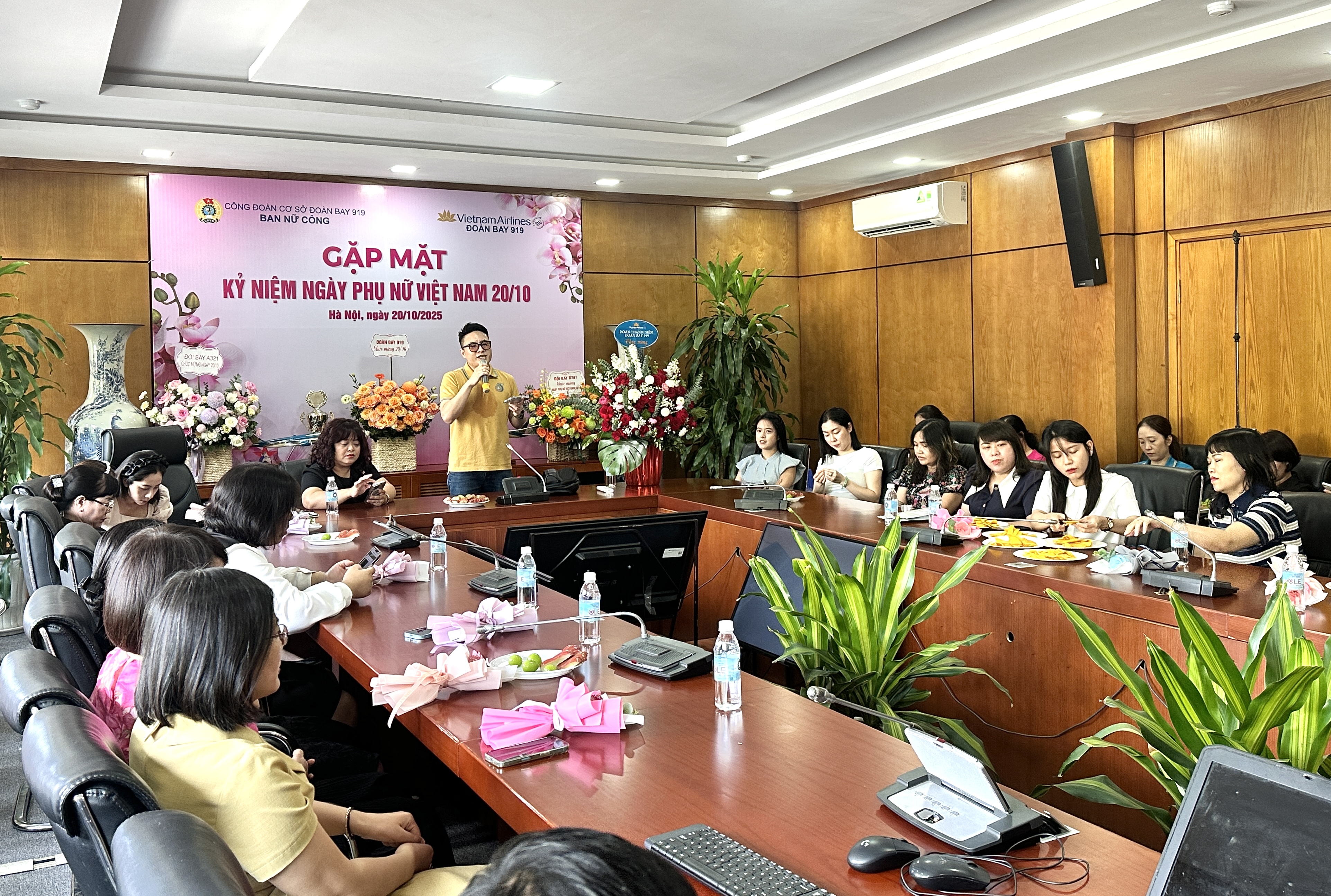 Đoàn Bay 919 Kỷ niệm Ngày Phụ nữ Việt Nam