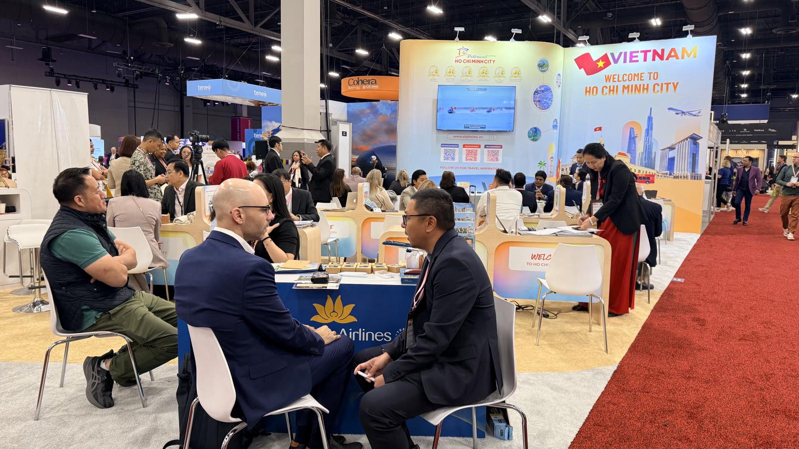 Vietnam Airlines đồng hành cùng TP.HCM quảng bá du lịch Việt Nam tại Mỹ