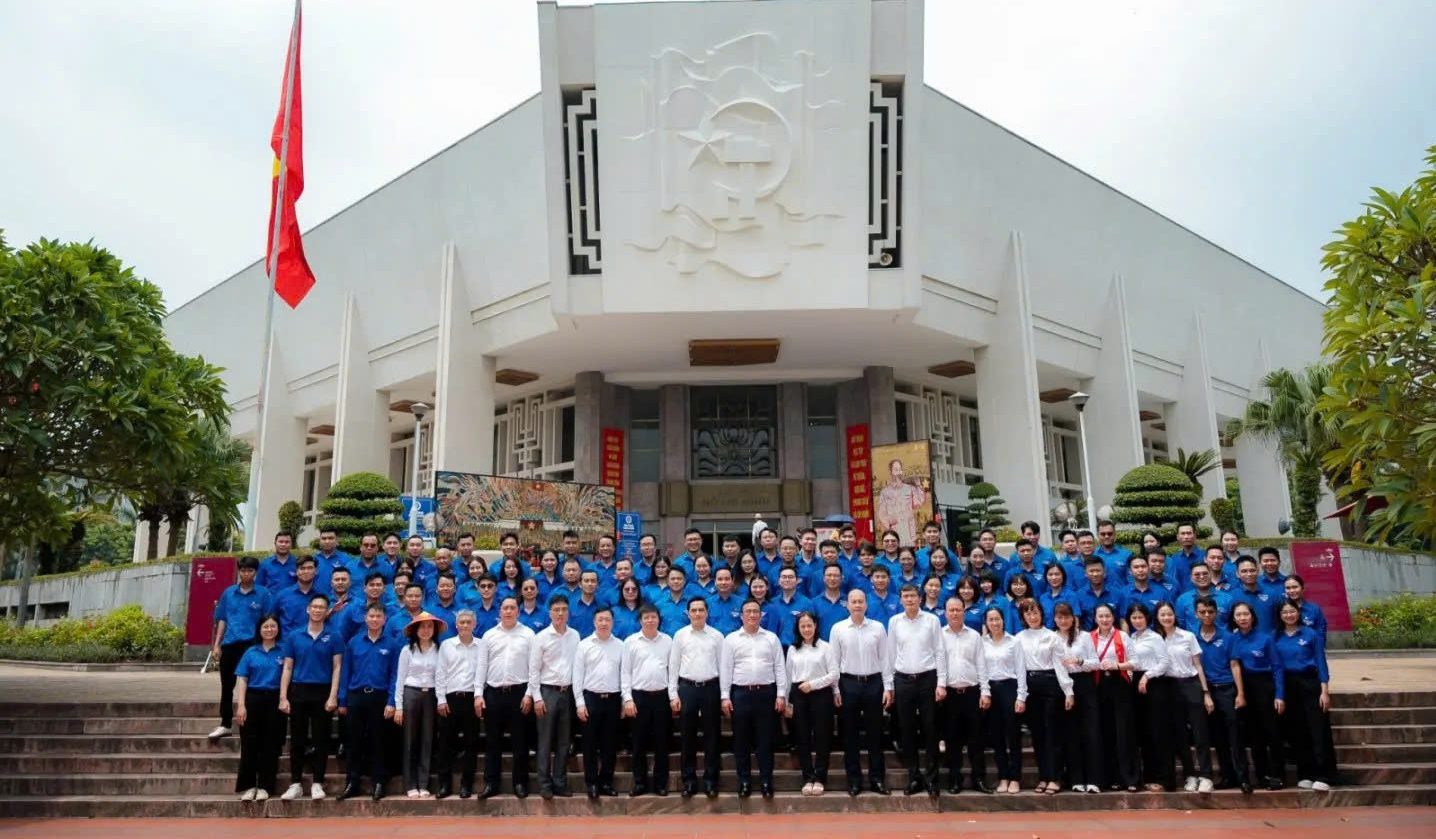 Tuổi trẻ VIAGS khơi dậy niềm tin – khát vọng trên hành trình Thủ đô Hà Nội “Theo bước chân những người anh hùng”