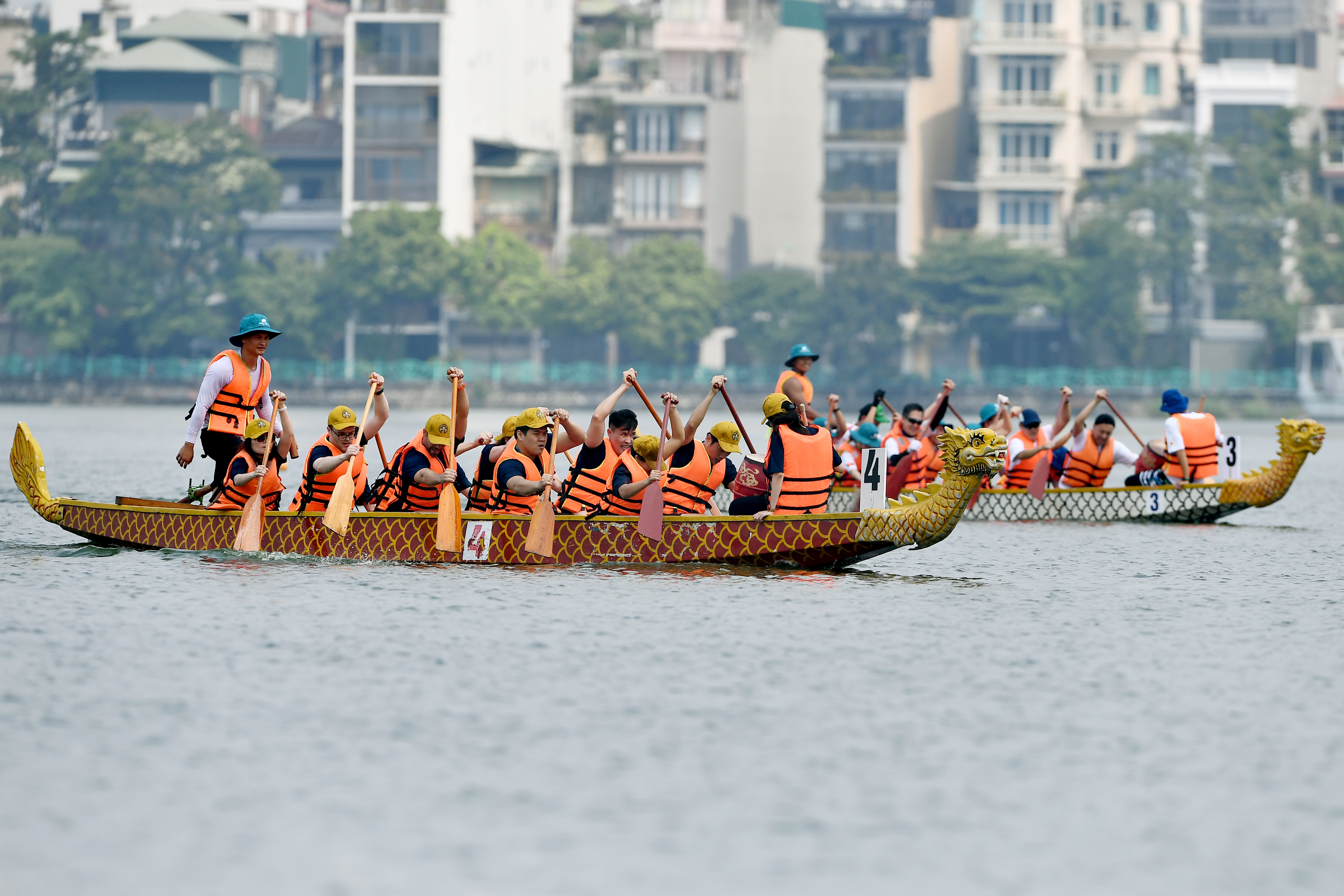 Giải bơi chải thuyền rồng: Bản sắc văn hóa và chiều sâu thương hiệu