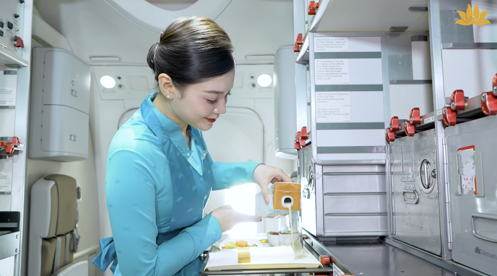 [VNA What] Bay xanh cùng các sản phầm thiên nhiên trên các chuyến bay Vietnam Airlines