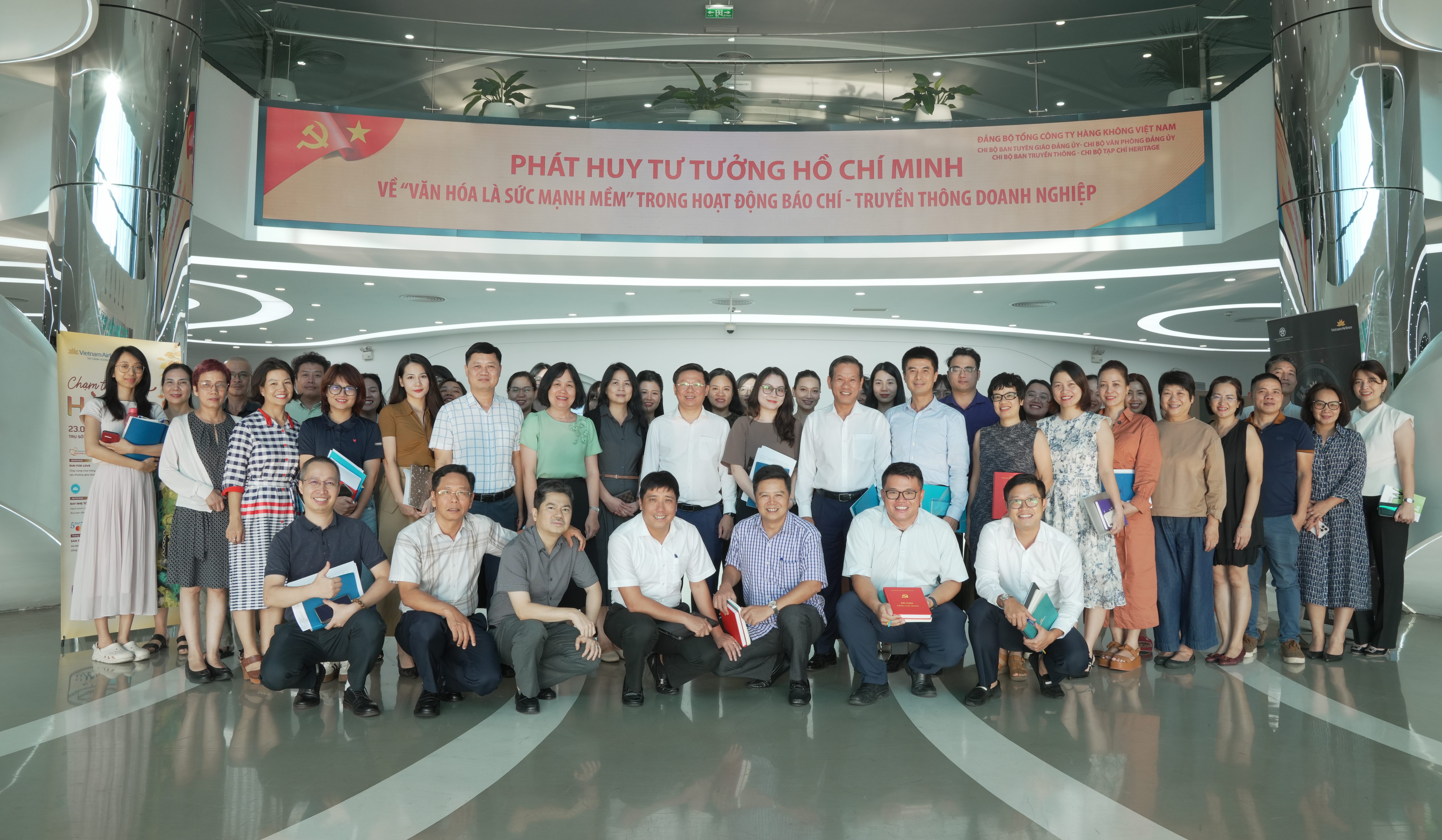 Liên chi bộ Ban Tuyên giáo Đảng ủy – Văn phòng Đảng ủy – Ban Truyền thông – Tạp chí Heritage tổ chức sinh hoạt chuyên đề Quý IV/2025