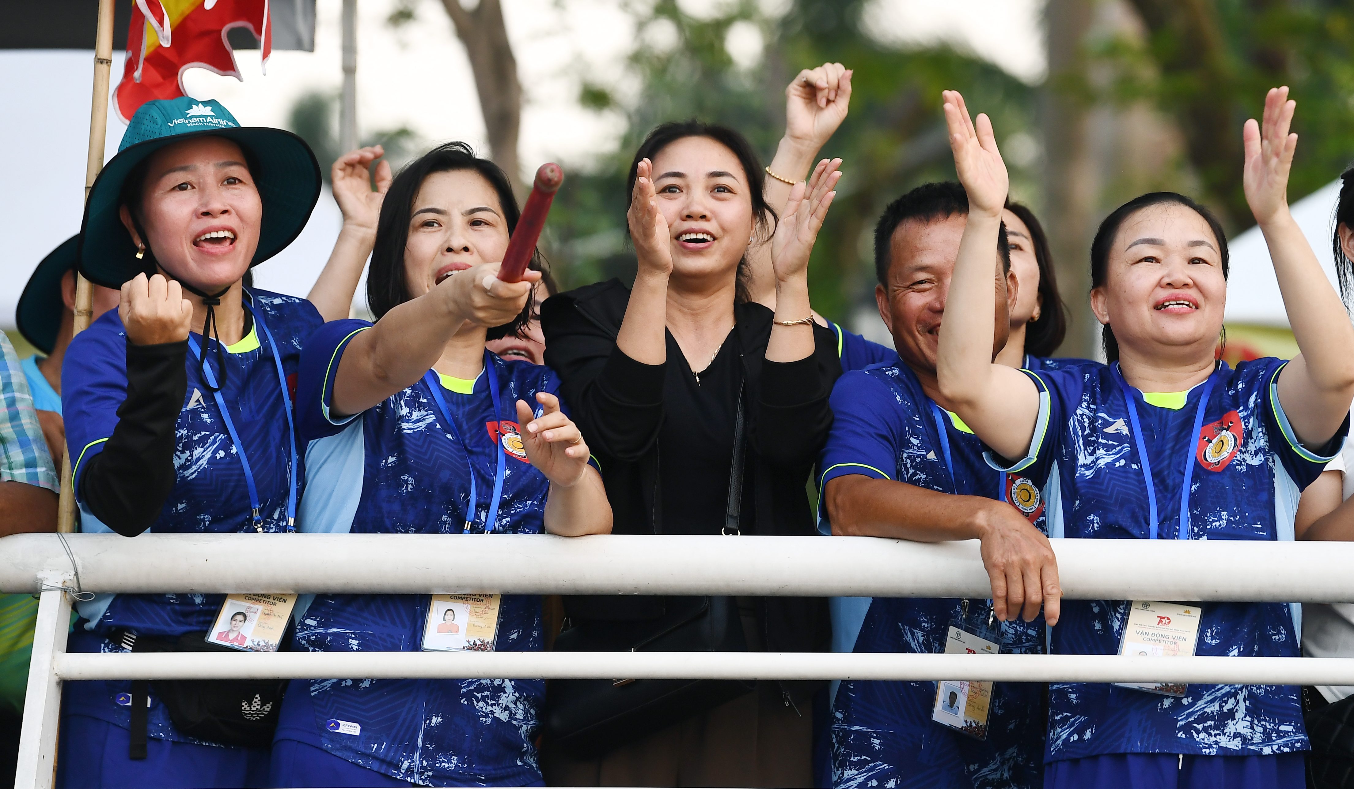 Lan tỏa tinh thần thể thao, cổ vũ hết mình cho Giải Bơi chải Thuyền rồng – Ván SUP Hà Nội mở rộng 2025