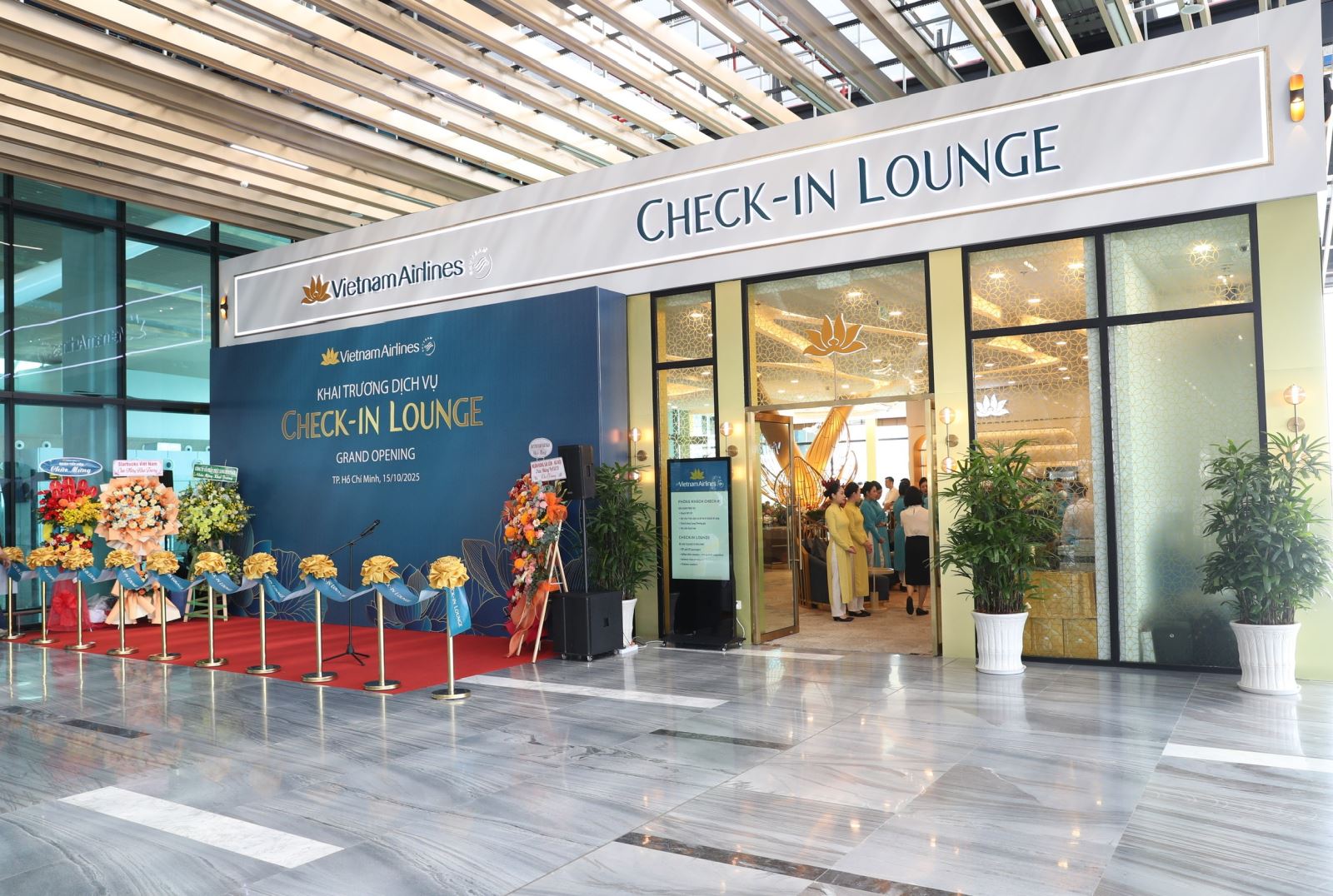 Vietnam Airlines vẽ lại bản đồ dịch vụ hàng không cao cấp tại Việt Nam