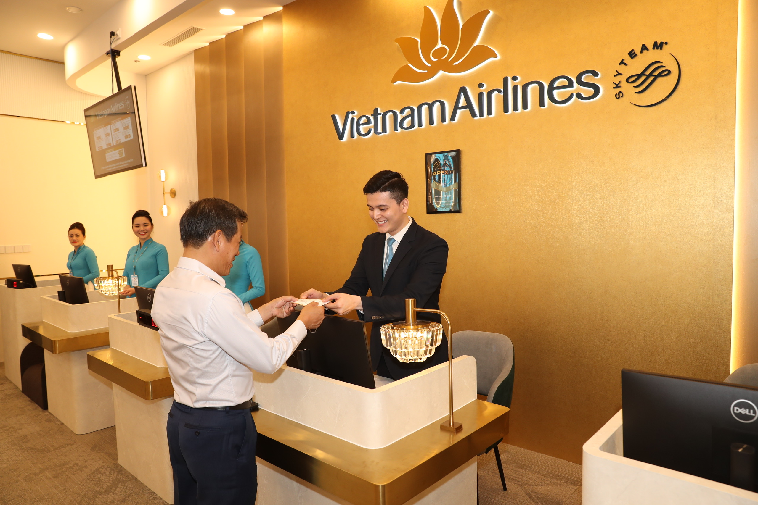 Nhà ga T3 Tân Sơn Nhất có dịch vụ check-in chưa từng có tại Việt Nam